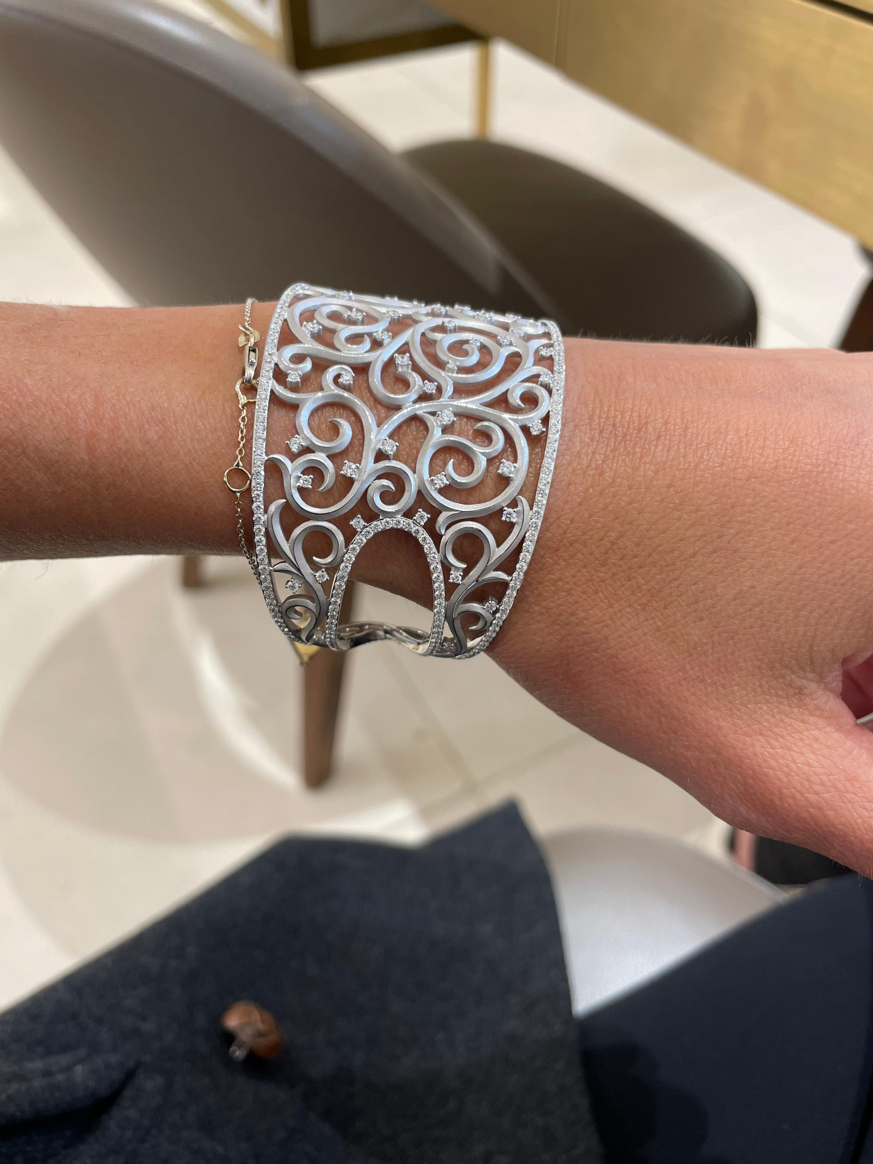 Cellini 18kt White Gold and Diamond 4.90Ct. Lace Cuff Bracelet In New Condition For Sale In New York, NY