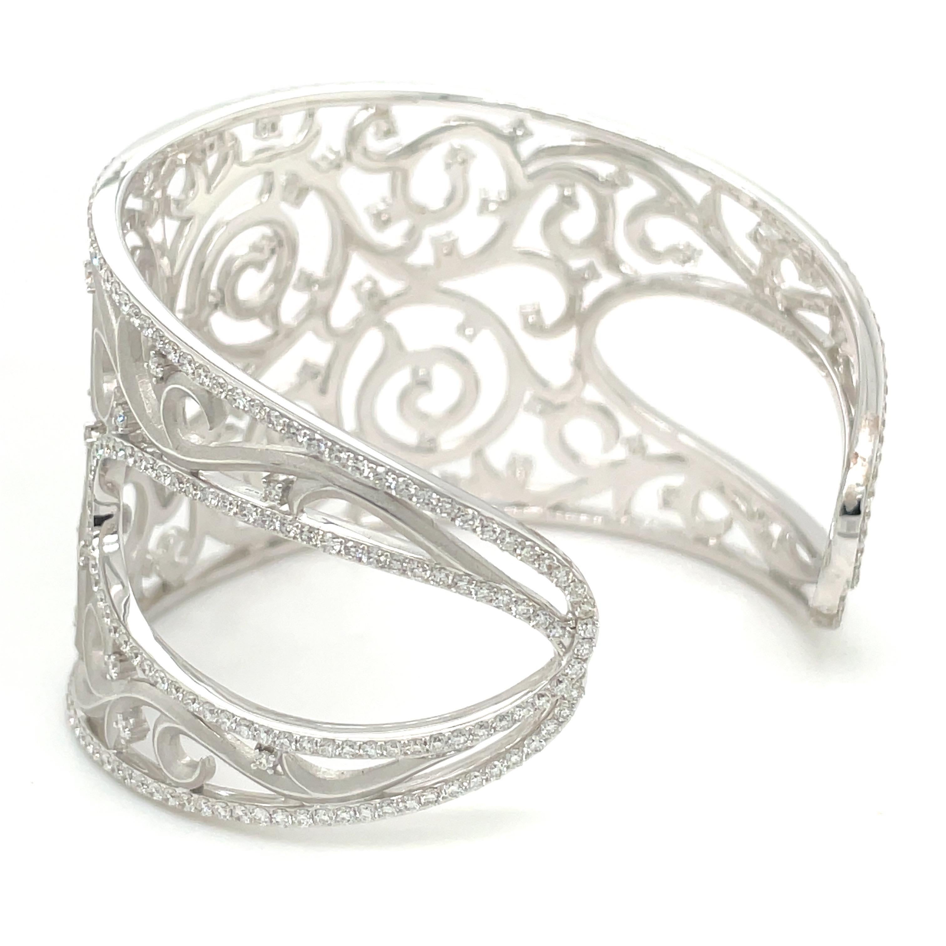 Cellini 18kt White Gold and Diamond 4.90Ct. Lace Cuff Bracelet For Sale 3