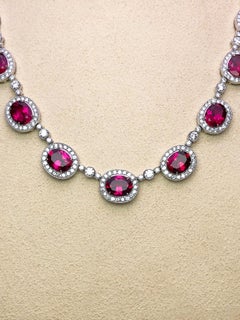 Collana Cellini in oro 18 carati con rubelite da 37,77 carati e diamanti da 10,43 carati