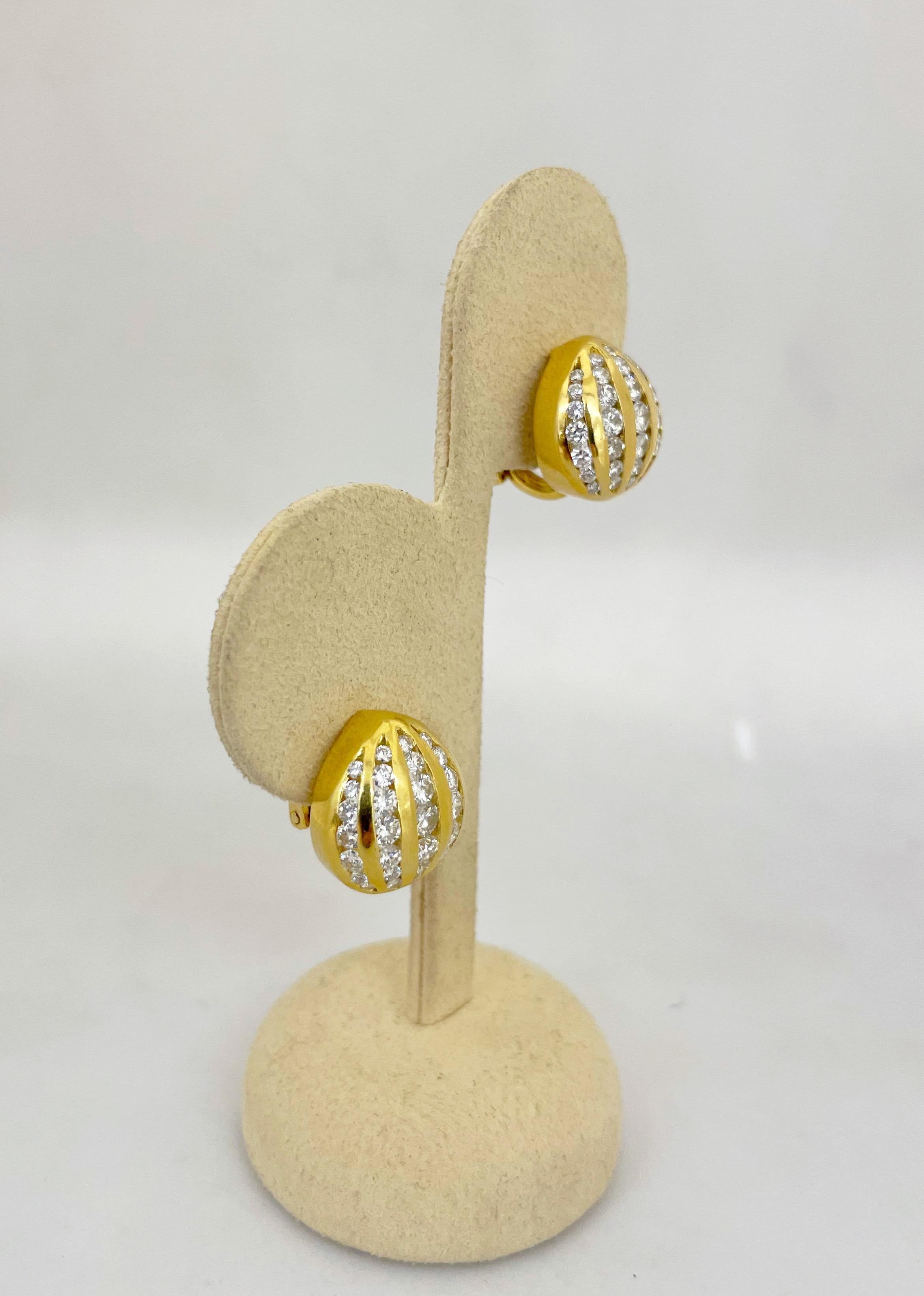 Round Cut Cellini 18 Karat Yellow Gold 2.13 Carat Diamond Button Earrings For Sale