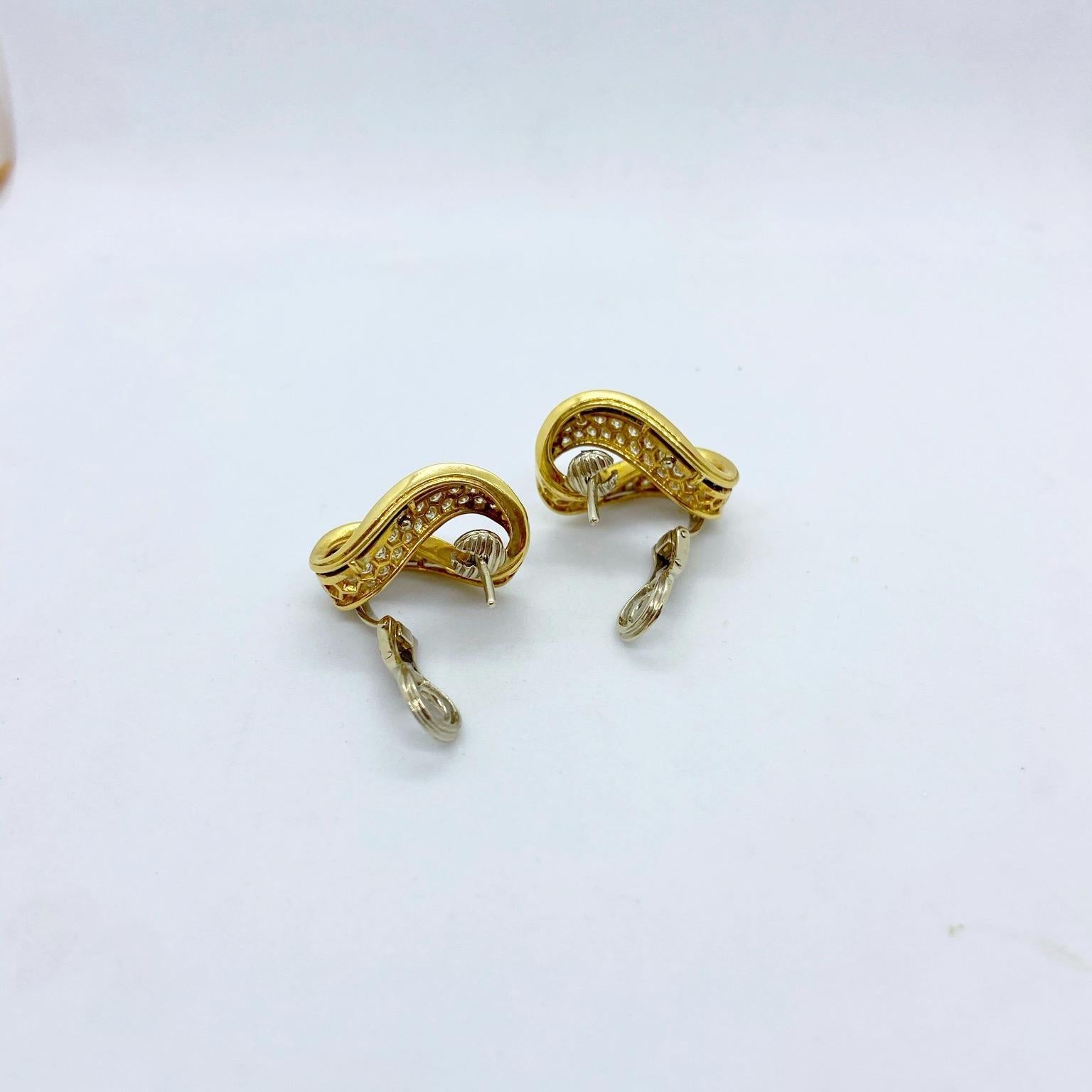 Cellini 18KT Gold 2,39 Karat Diamant und 2,59 Karat Saphir Unendlichkeits-Ohrringe für Damen oder Herren im Angebot