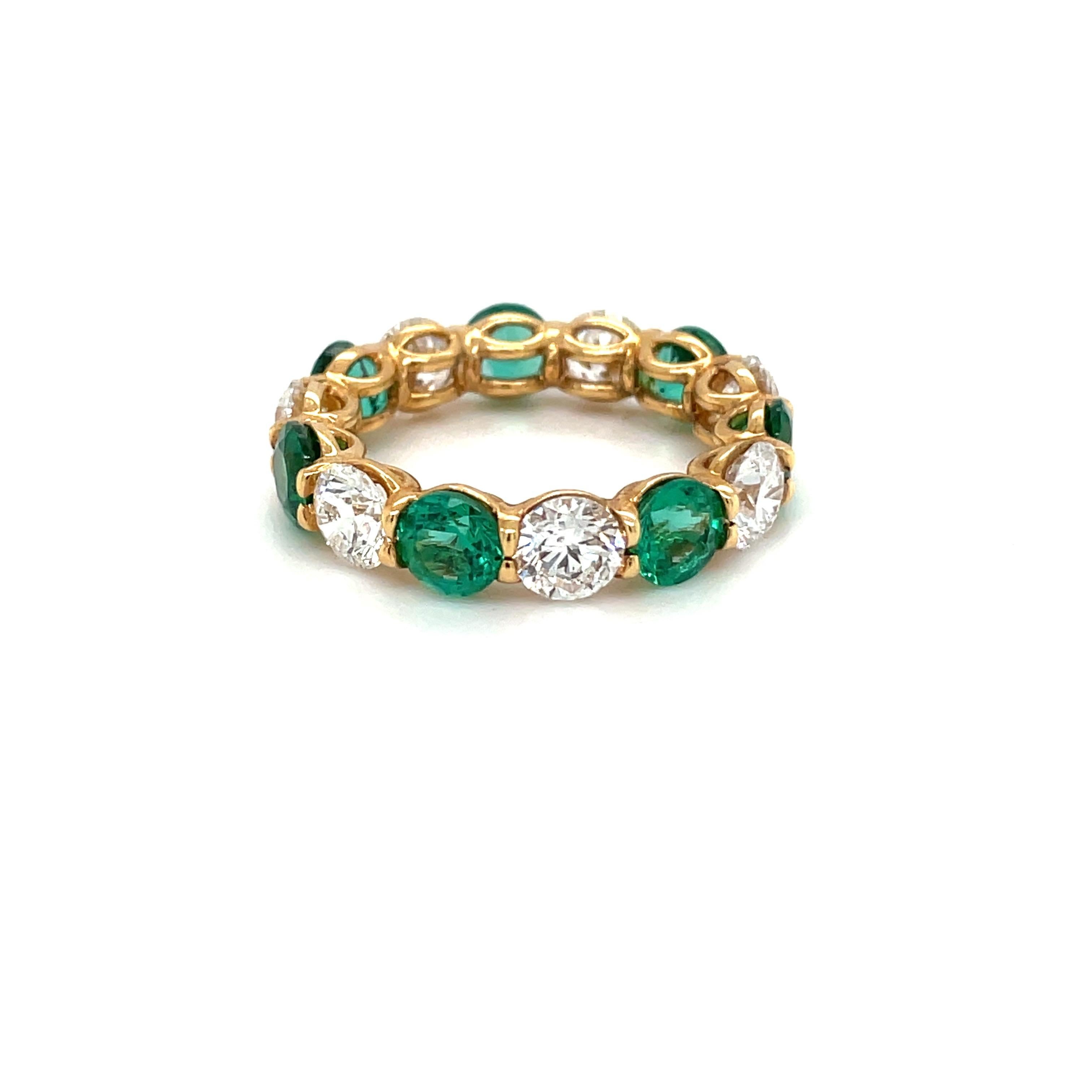 Round emeralds and diamonds alternate in a Cellini handmade, shared-prong setting in 18-karat yellow gold.
Custom sizes and weights available. We also offer the same rings in ruby and blue sapphire. They look great stacked or alone.
7 Diamonds =