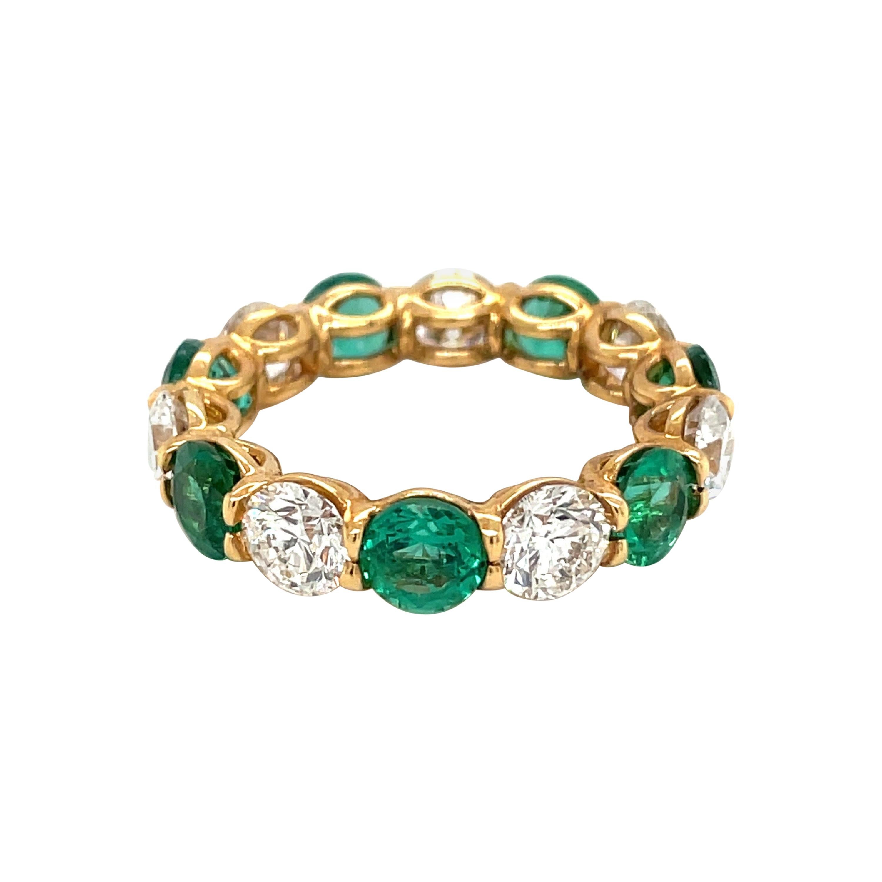 Cellini 18kt Yellow Gold 3.08ct Emerald 2.74ct Diamond Uternity Band For Sale