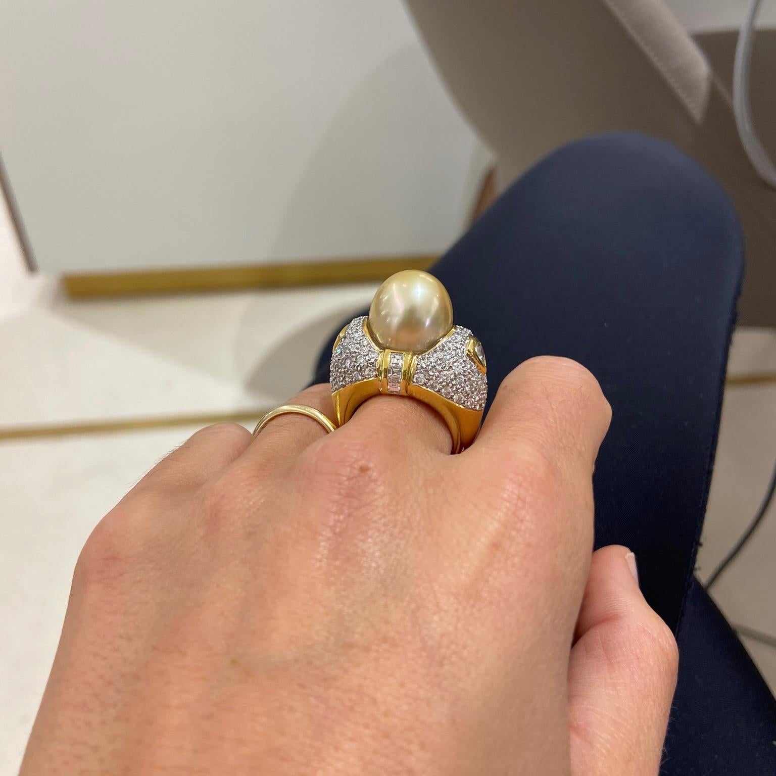 Cellini 18 Karat Yellow Gold, 3.60 Carat Diamond and South Sea Golden Pearl Ring For Sale 3