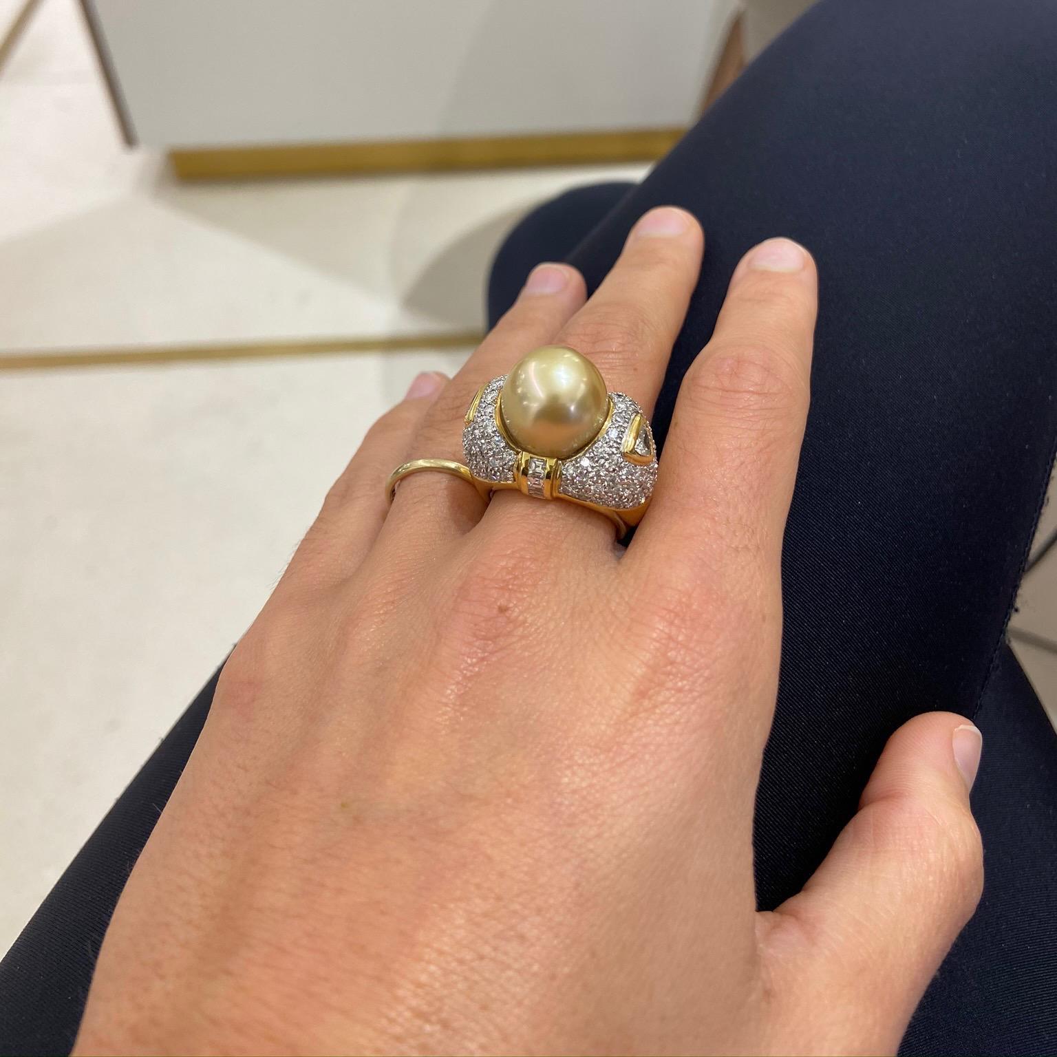 Cellini 18 Karat Yellow Gold, 3.60 Carat Diamond and South Sea Golden Pearl Ring For Sale 2