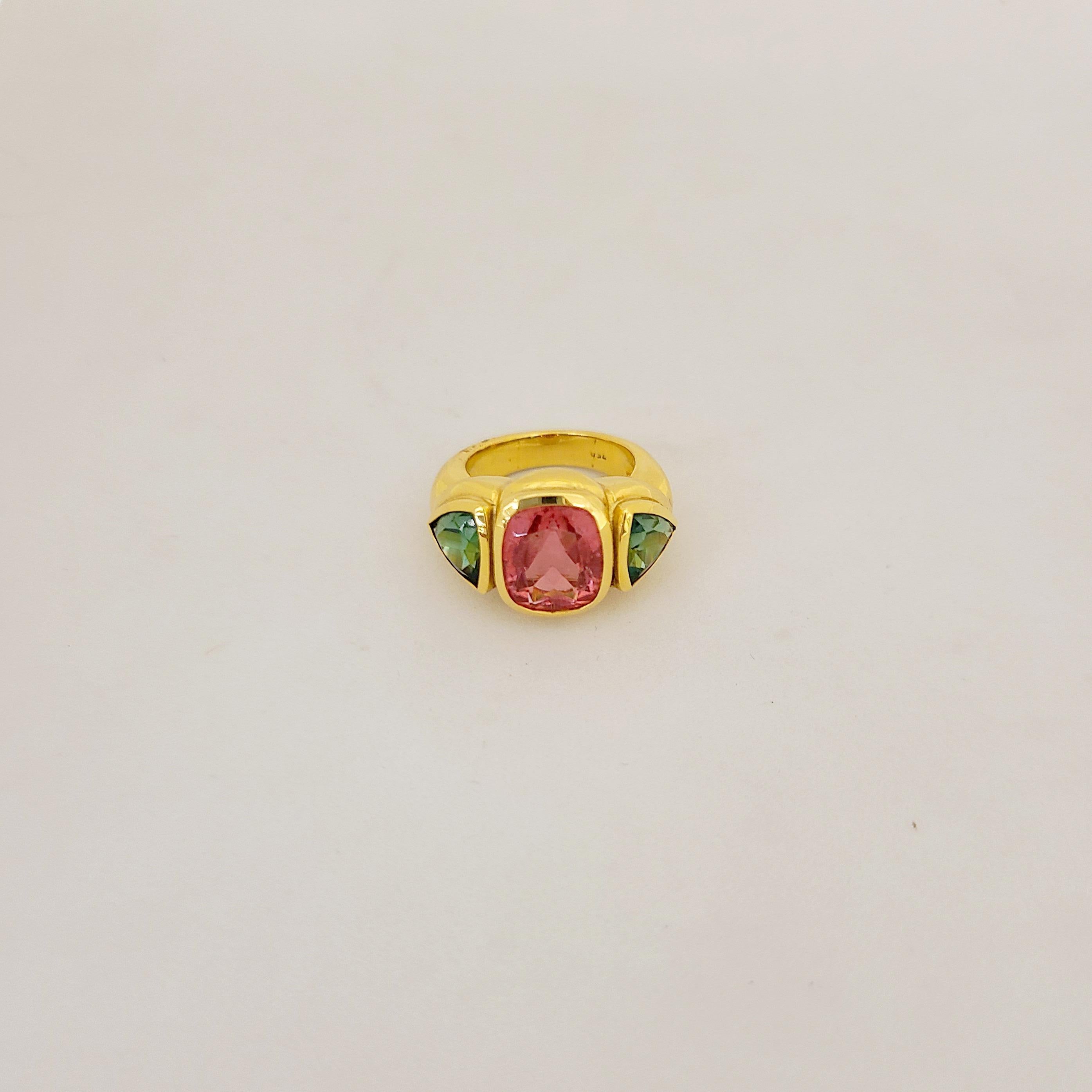 Cellini Ring aus 18 Karat Gelbgold mit 6,63 Karat Rubellit und grünem Turmalin für Damen oder Herren im Angebot