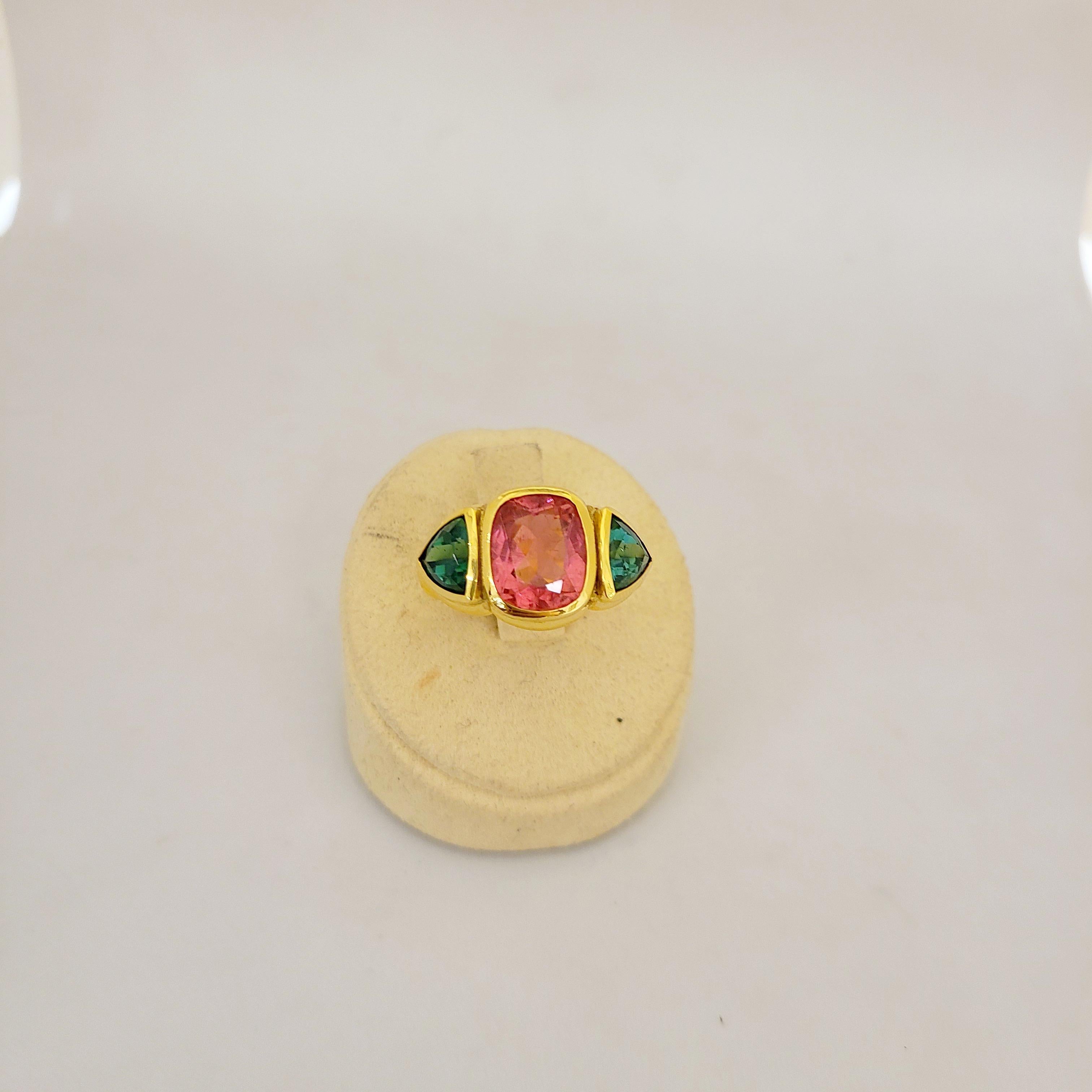 Cellini Ring aus 18 Karat Gelbgold mit 6,63 Karat Rubellit und grünem Turmalin im Angebot 2
