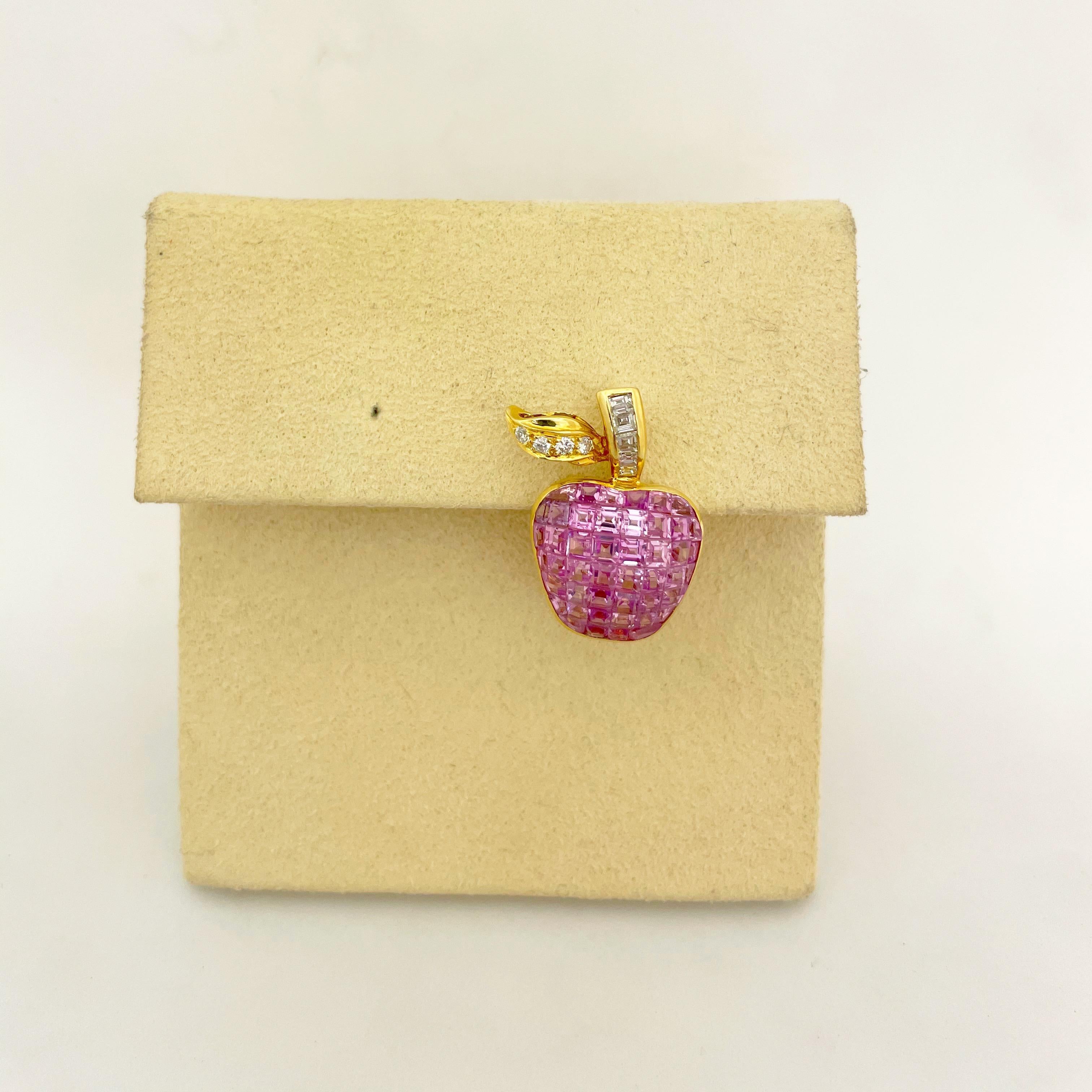 Cellini 18 Karat Gold, 7.55 Carat Invisibly Set Pink Sapphire Apple Brooch For Sale 2
