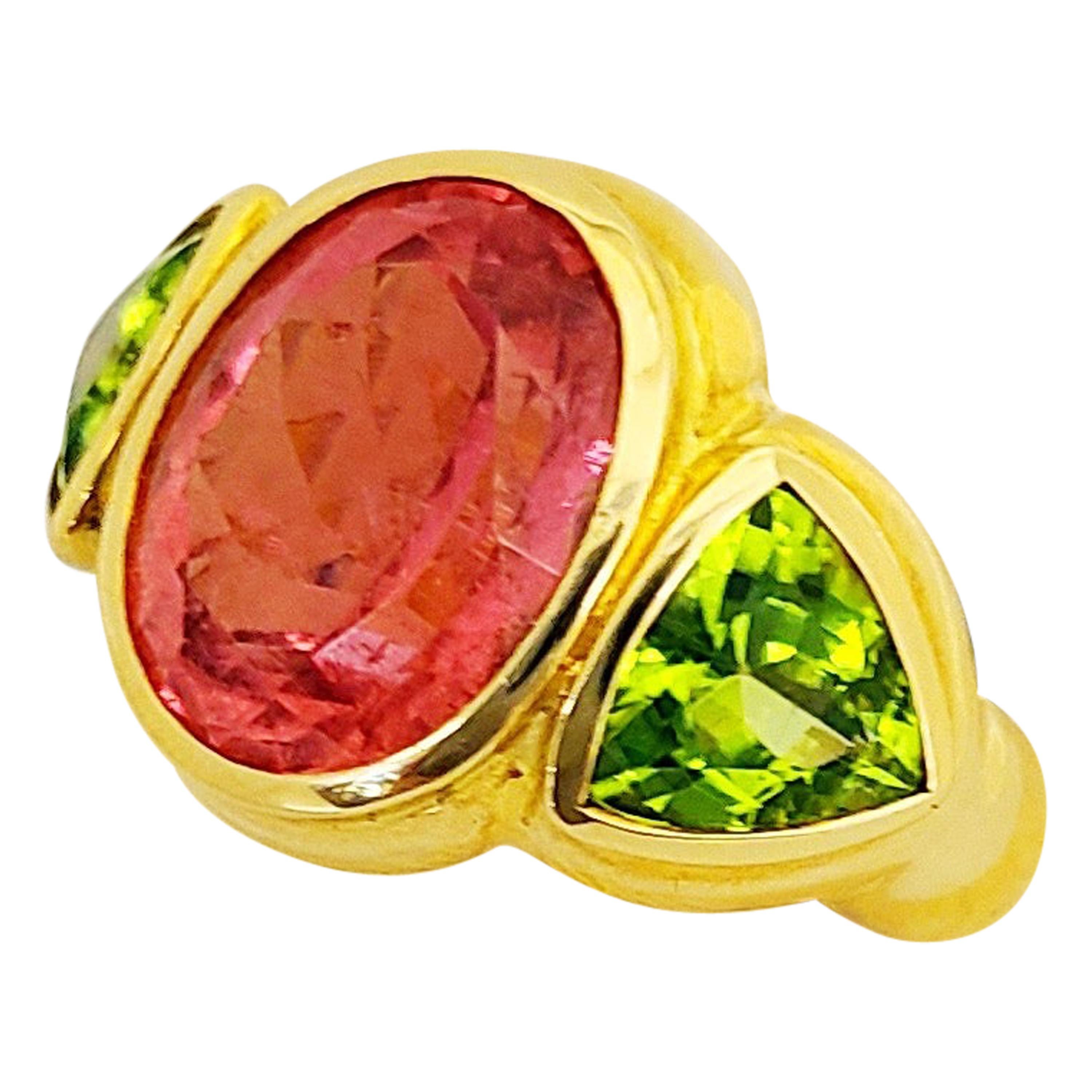 Cellini 18KT Yellow Gold Ring with 8.05 Carat Rubellite and 3.46 Carat Peridot For Sale