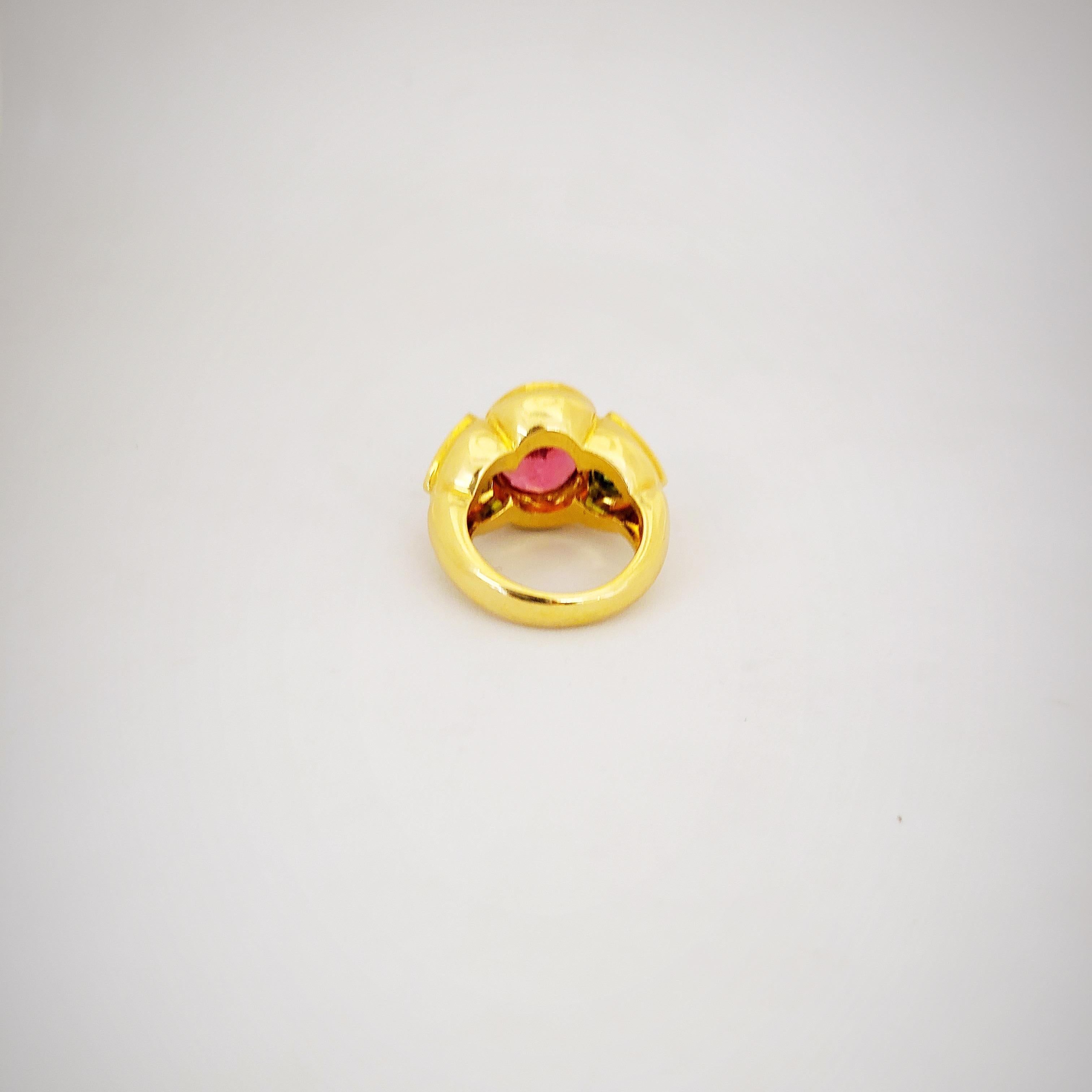 Cellini 18KT Yellow Gold Ring with 8.05 Carat Rubellite and 3.46 Carat Peridot For Sale 4