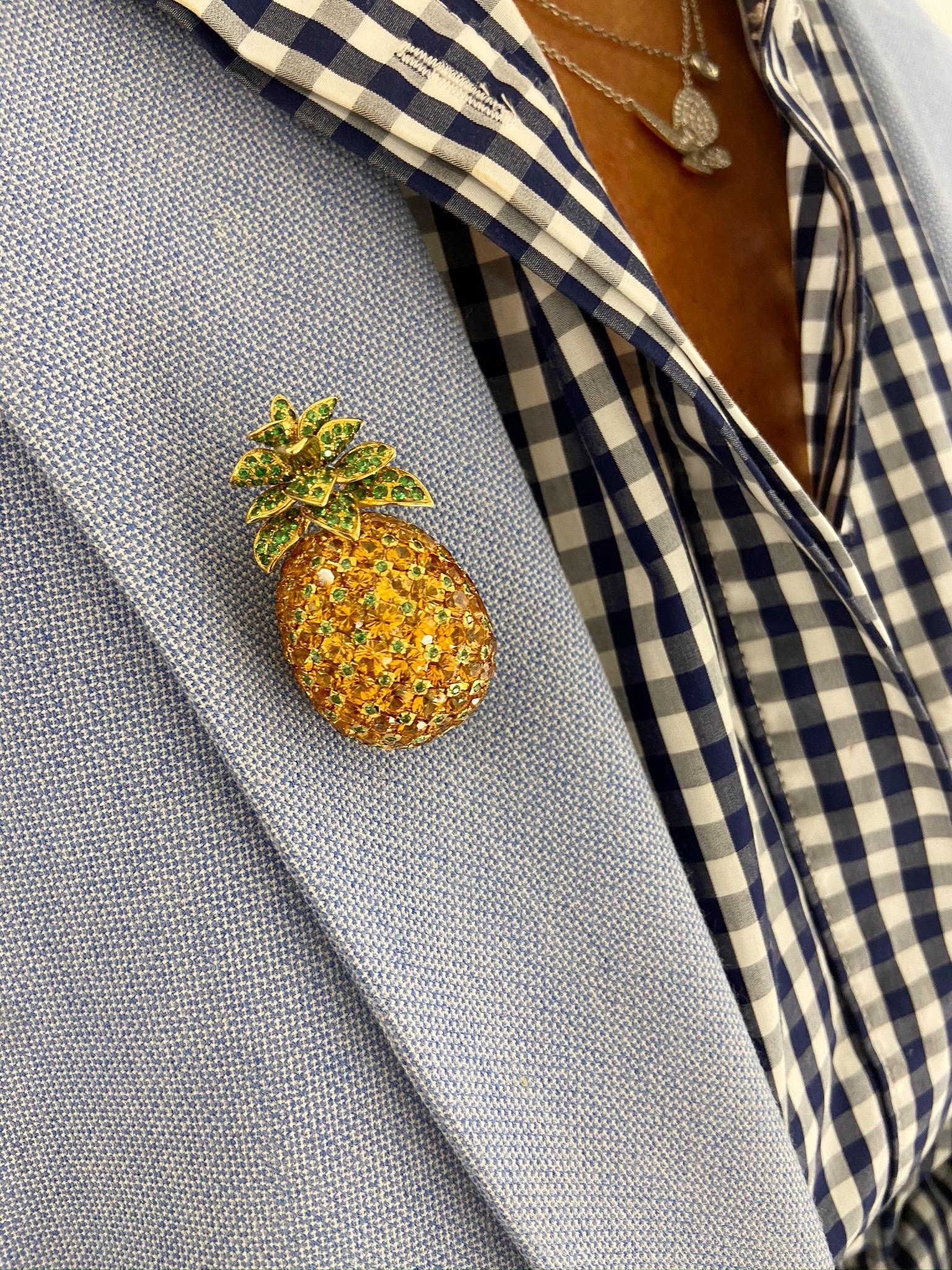 Cellini 18KT YG Pineapple Brooch with 21.75 Carat Orange Garnets and Tsavorites In New Condition For Sale In New York, NY