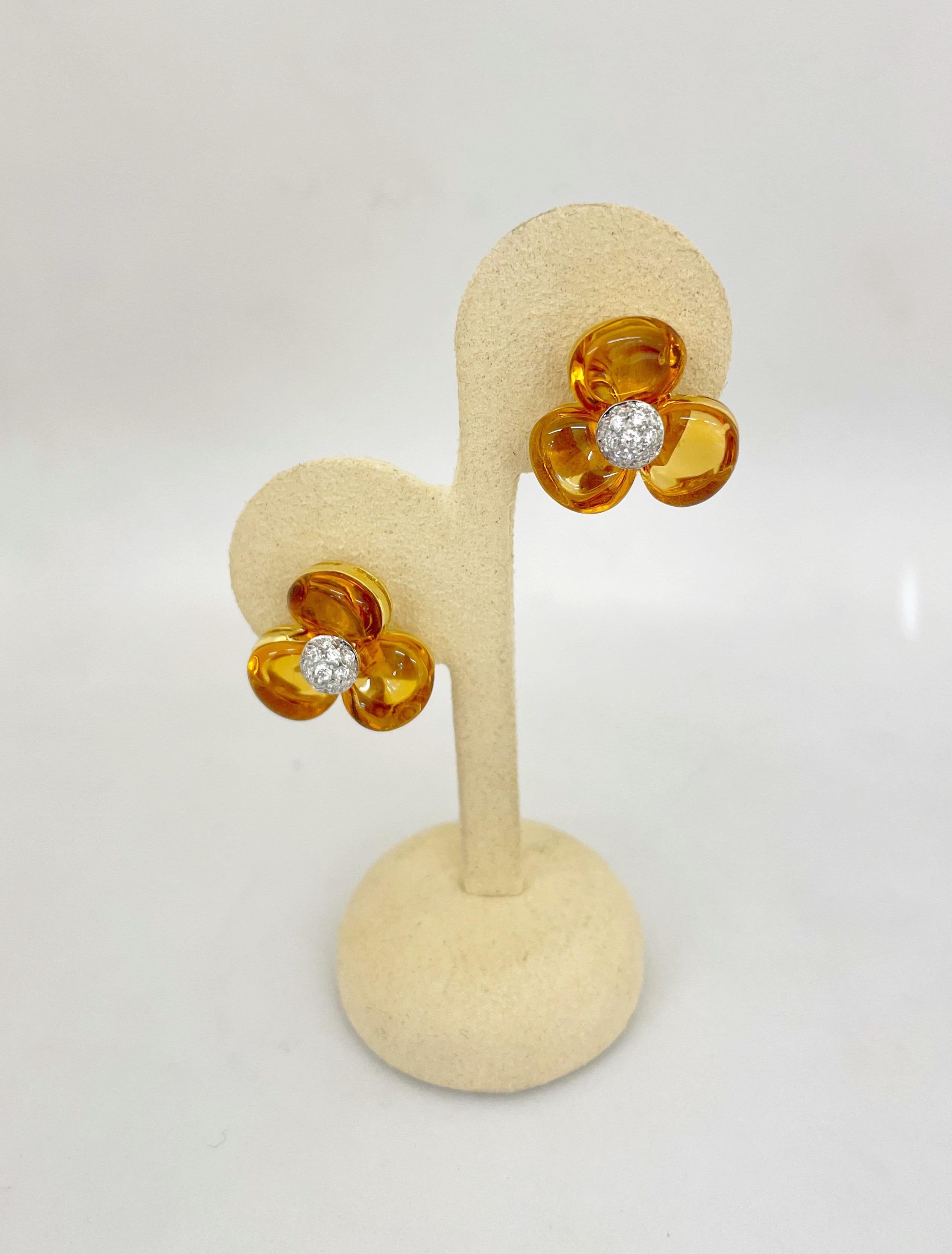 Cellini Cabochon Citrine Flower Earring with Diamonds in 18 Karat Yellow Gold In New Condition For Sale In New York, NY