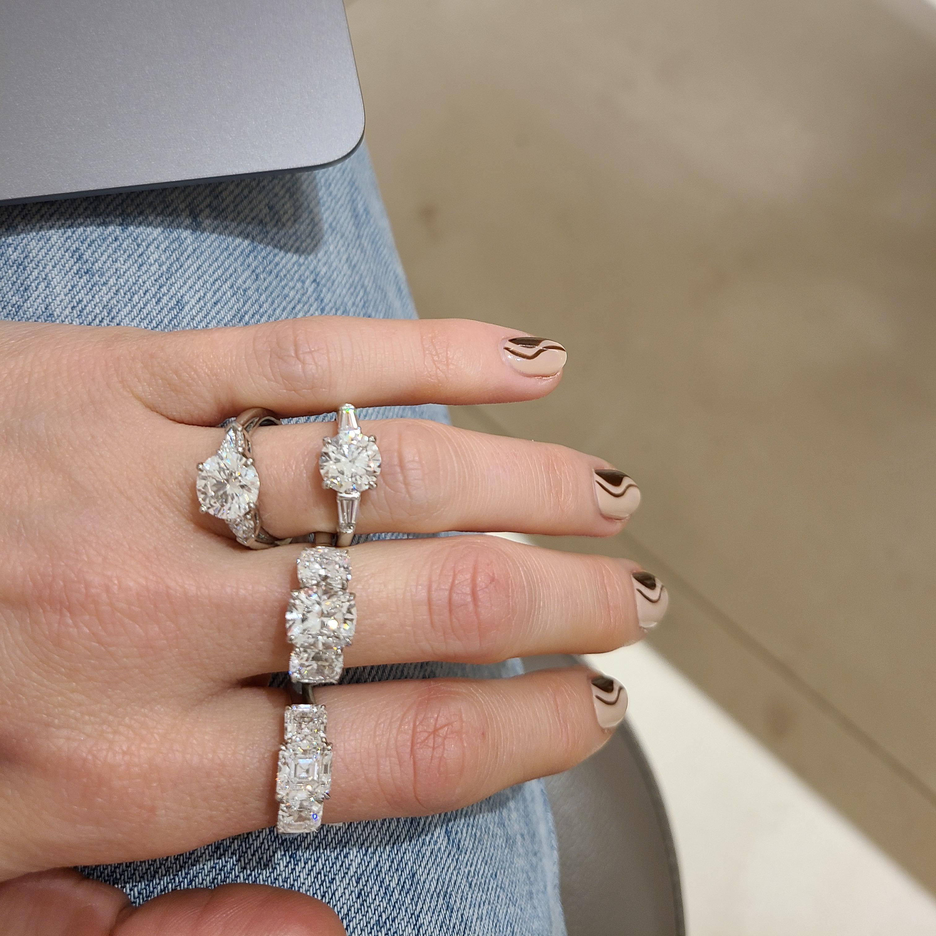 Cellini, bague à 3 pierres, taille émeraude carrée et diamant de couleur E, certifié GIA en vente 5
