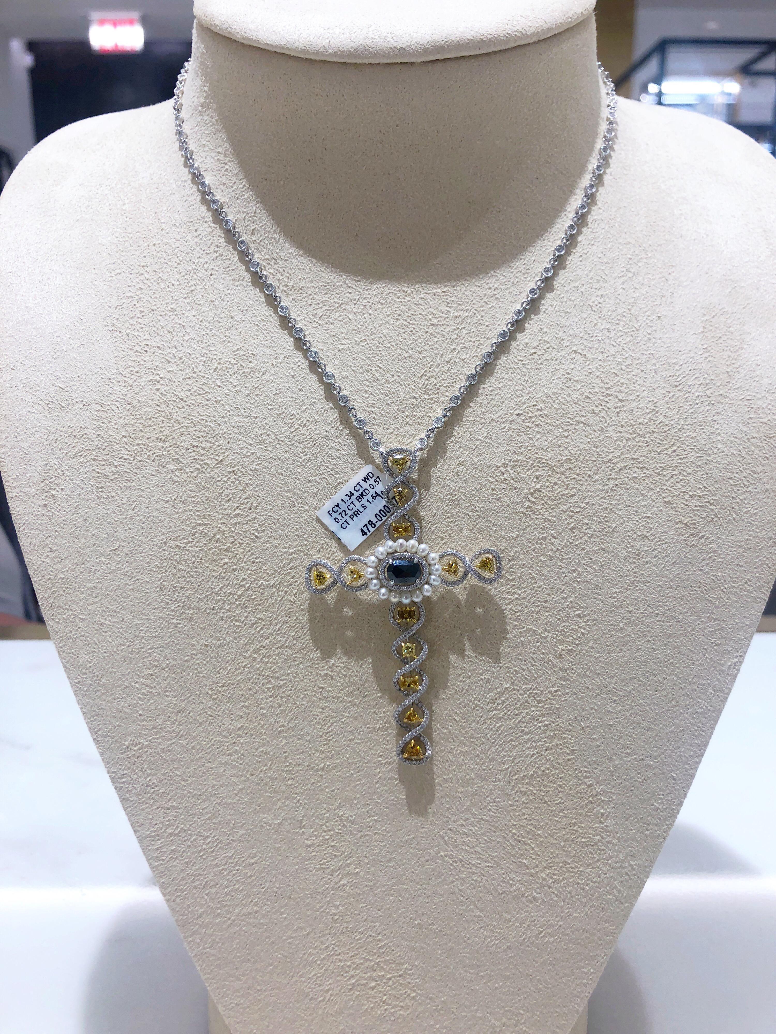 Cellini Jewelers 18 Karat Weißgold, 1,34 Karat Kreuzanhänger mit ausgefallenen Diamanten  (Moderne) im Angebot