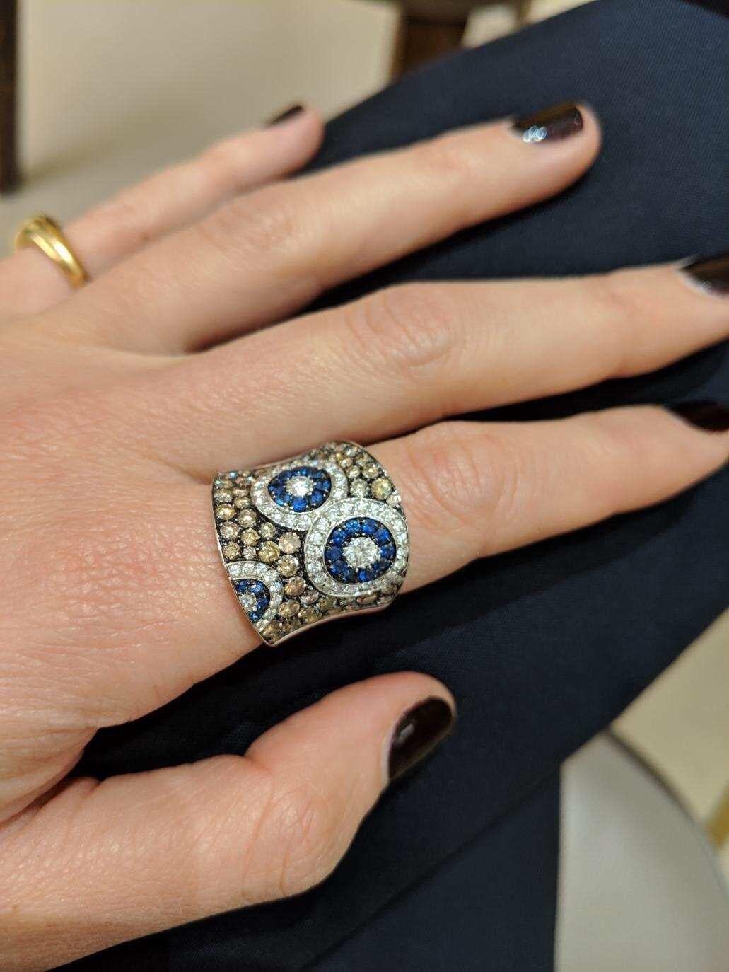 Cellini Jewelers 18Kt Gold, 1.70 ct Brown and White Diamond and Blue Sapphire In New Condition For Sale In New York, NY