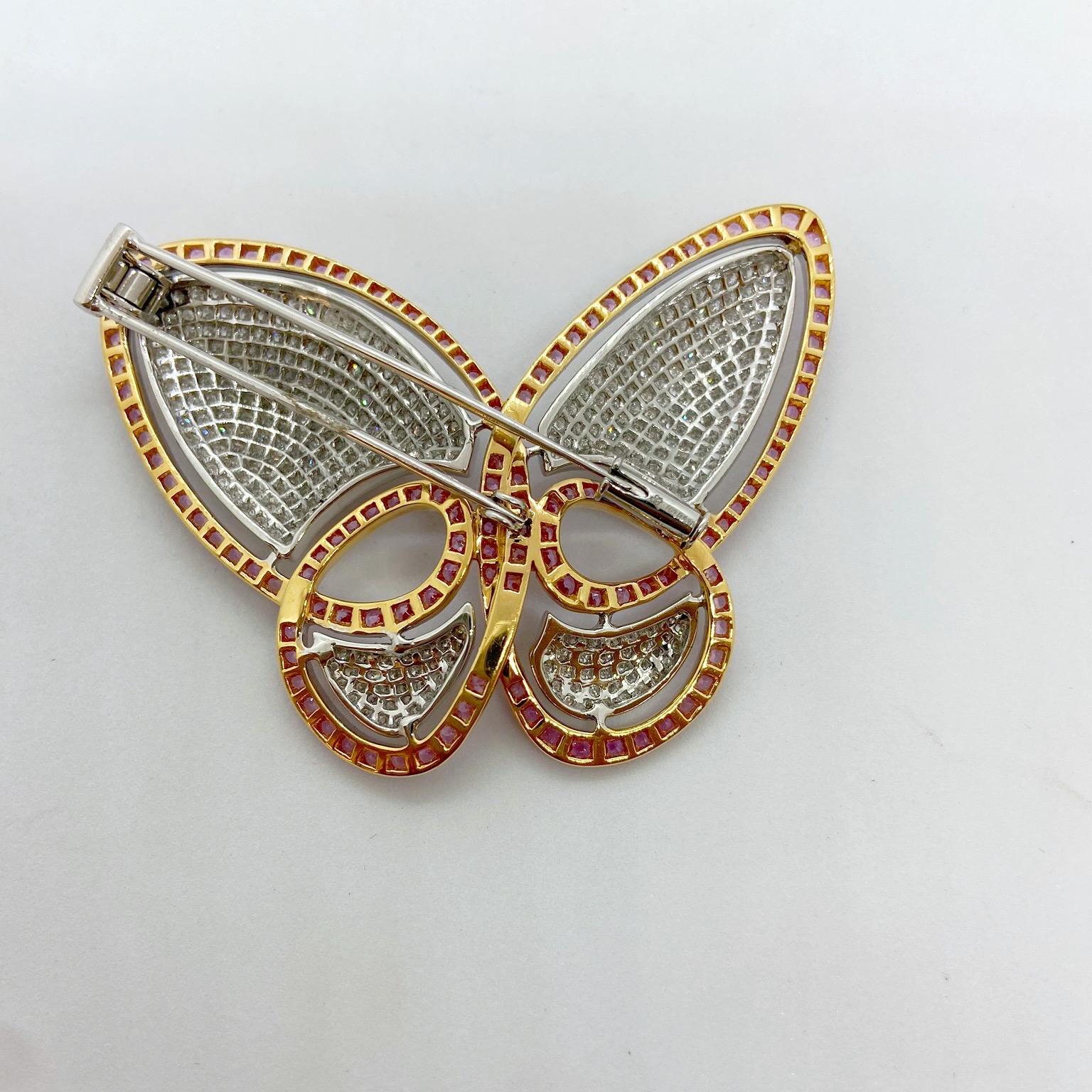Broche papillon en or 18 carats WG, diamants de 4,20 carats et saphirs roses de 4,80 carats Neuf - En vente à New York, NY