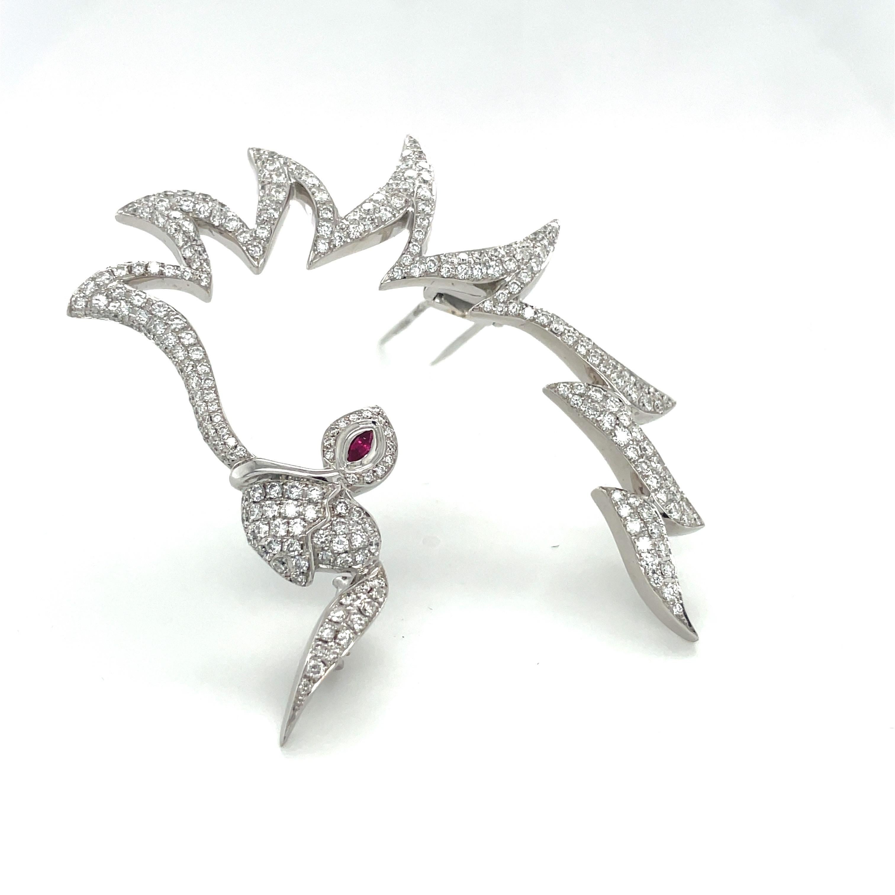 Modern 18kt White Gold 3.40ct. Diamond Cockatoo Head Brooch For Sale