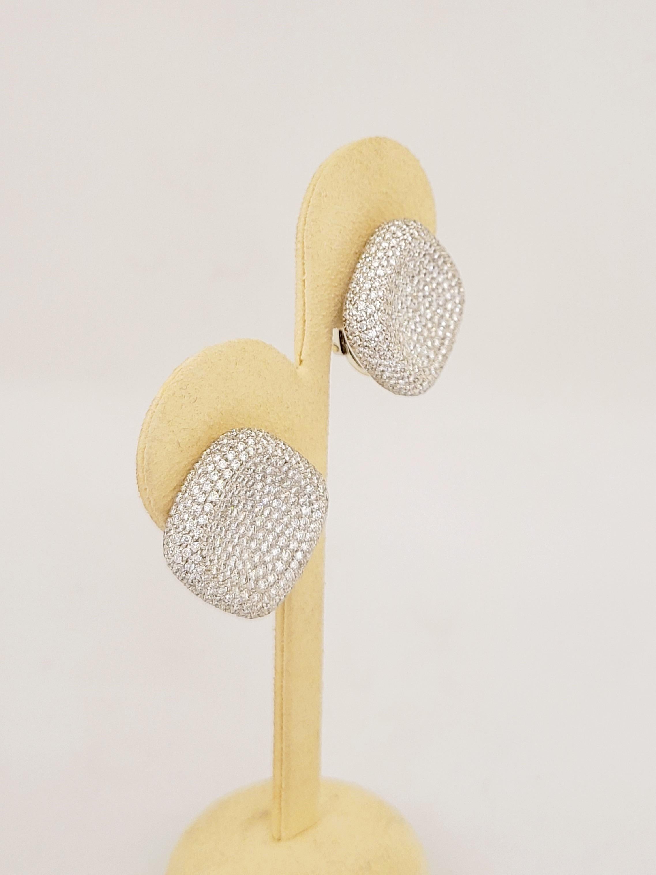 Contemporary 18 Karat White Gold, 6.10 Carat Diamond Concave Cushion Shape Earrings For Sale
