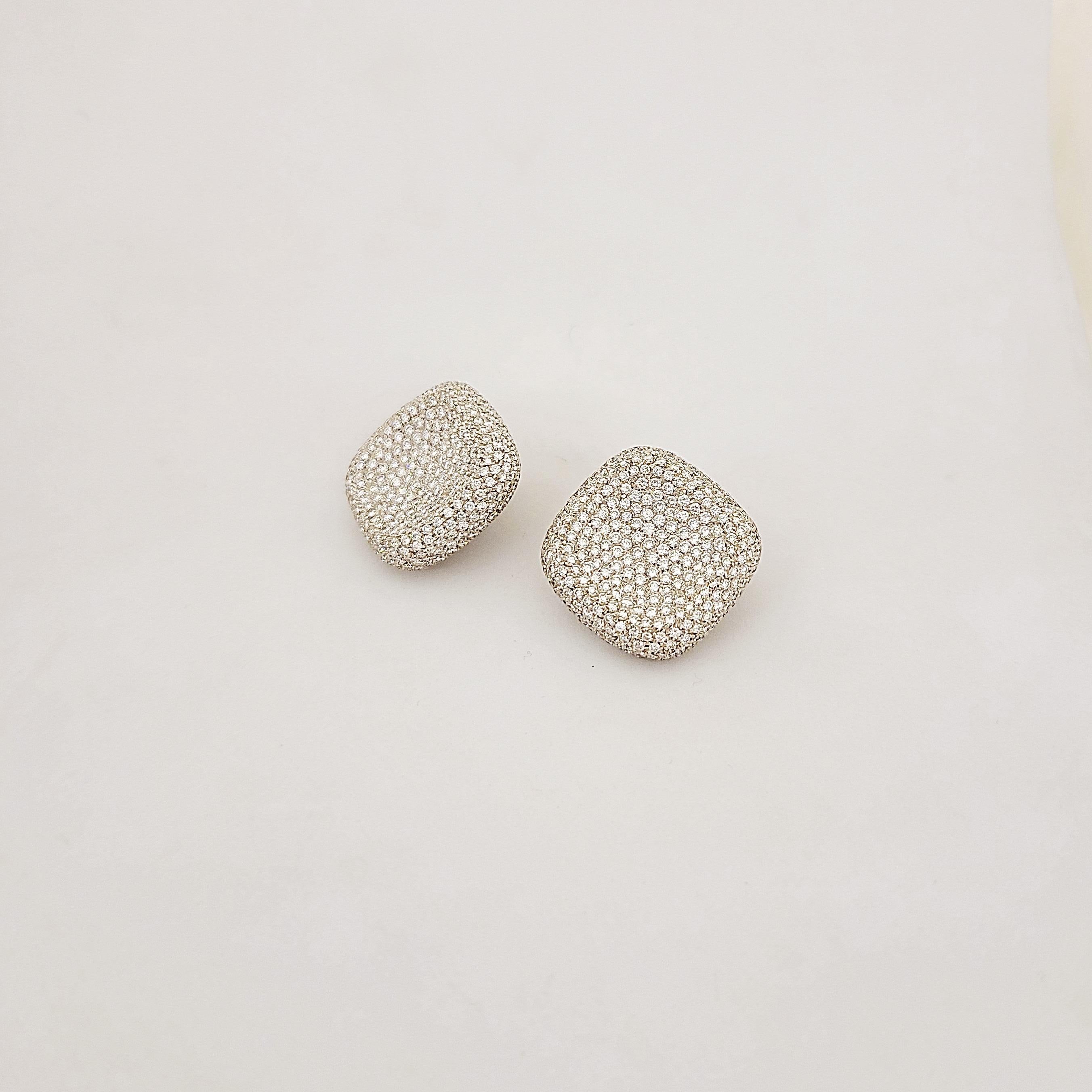 18 Karat White Gold, 6.10 Carat Diamond Concave Cushion Shape Earrings In New Condition For Sale In New York, NY