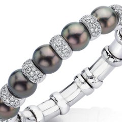 Bracelet jonc en or blanc 18 carats avec perles de Tahiti et rondelles de diamants de 2 carats