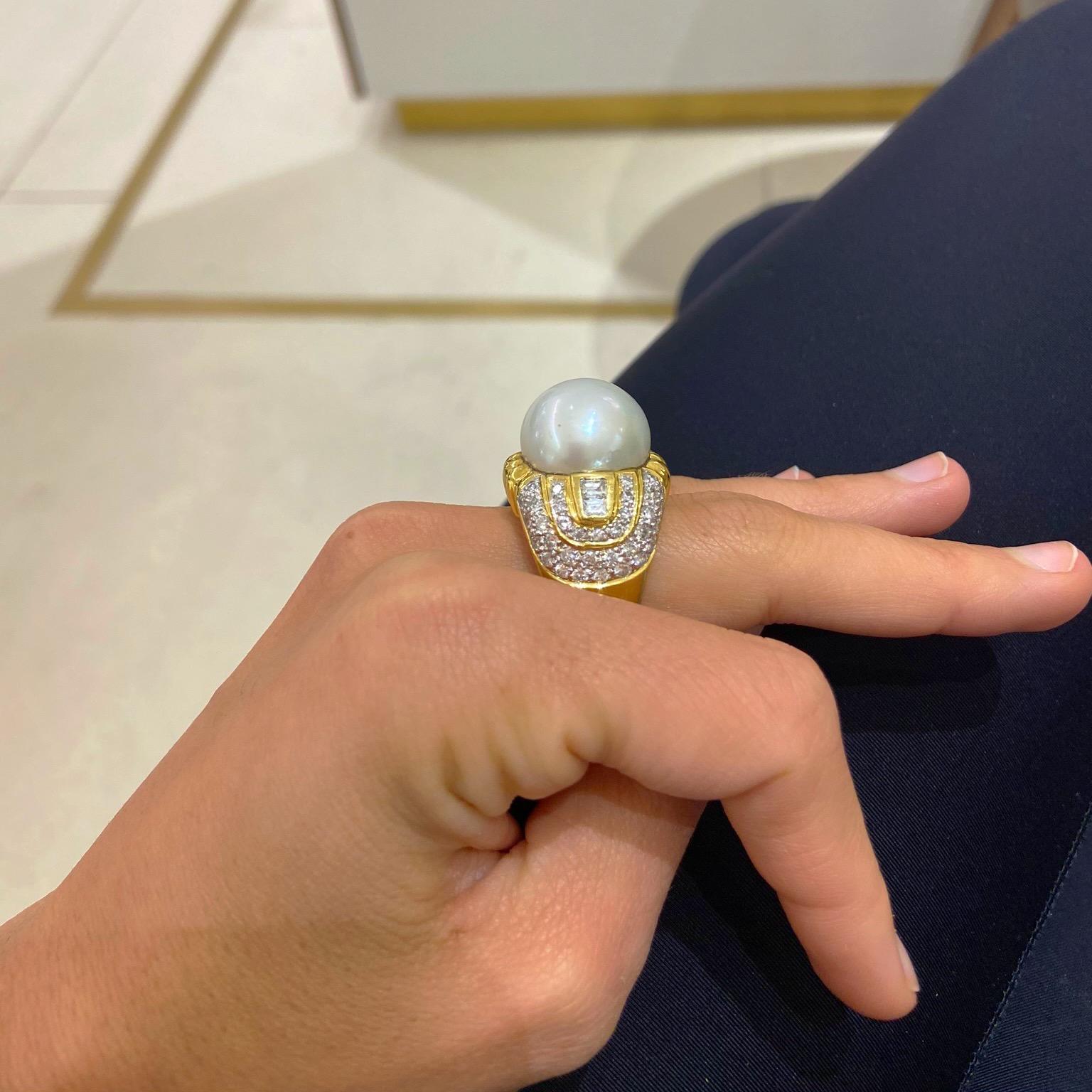 Women's or Men's 18 Karat Yellow Gold, 4.96 Carat Diamond and South Sea Pearl Ring For Sale