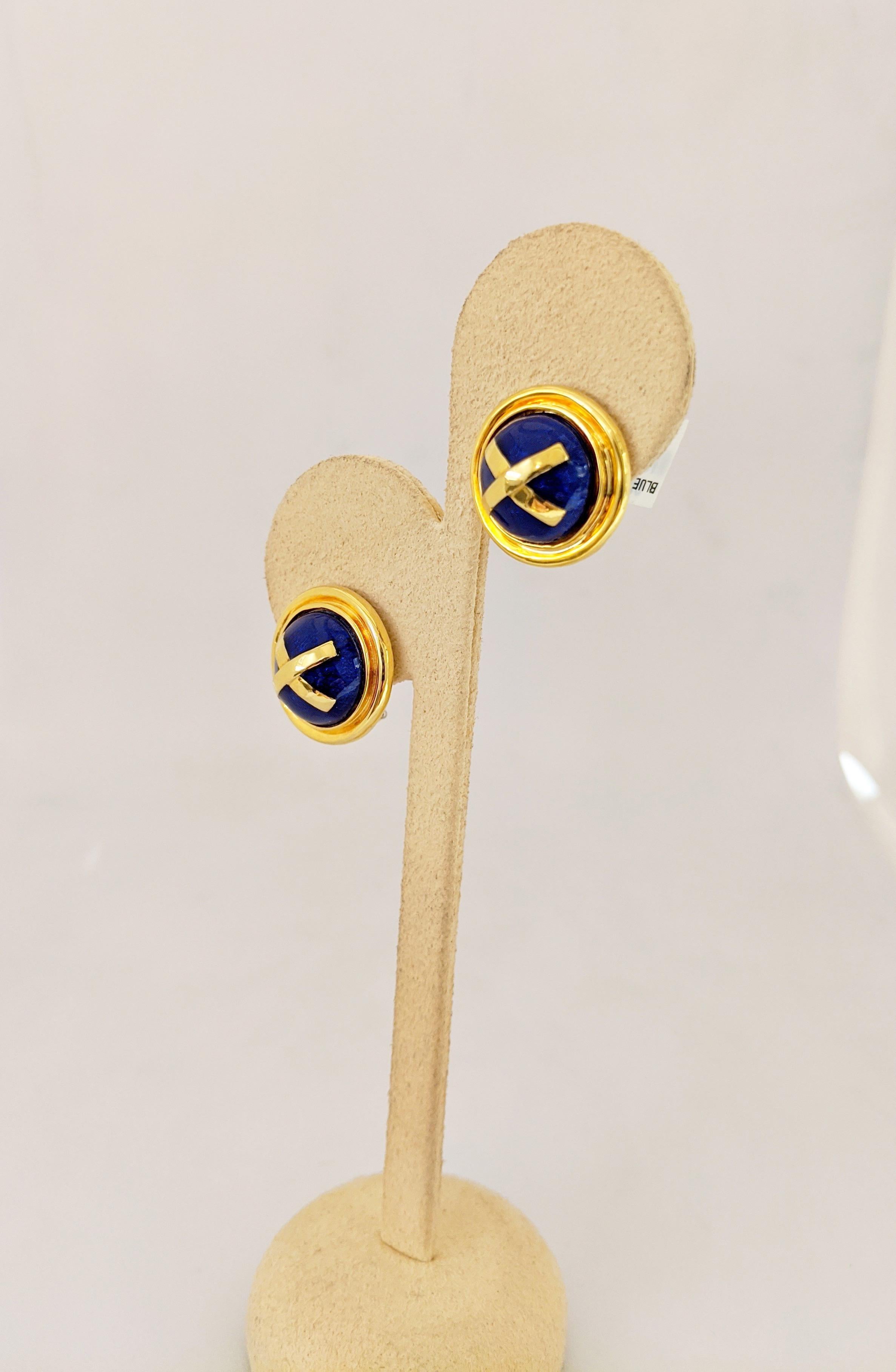 Cute as a Button!!
Cellini exclusive earrings
18 karat yellow gold button earrings with blue enamel and a yellow gold 