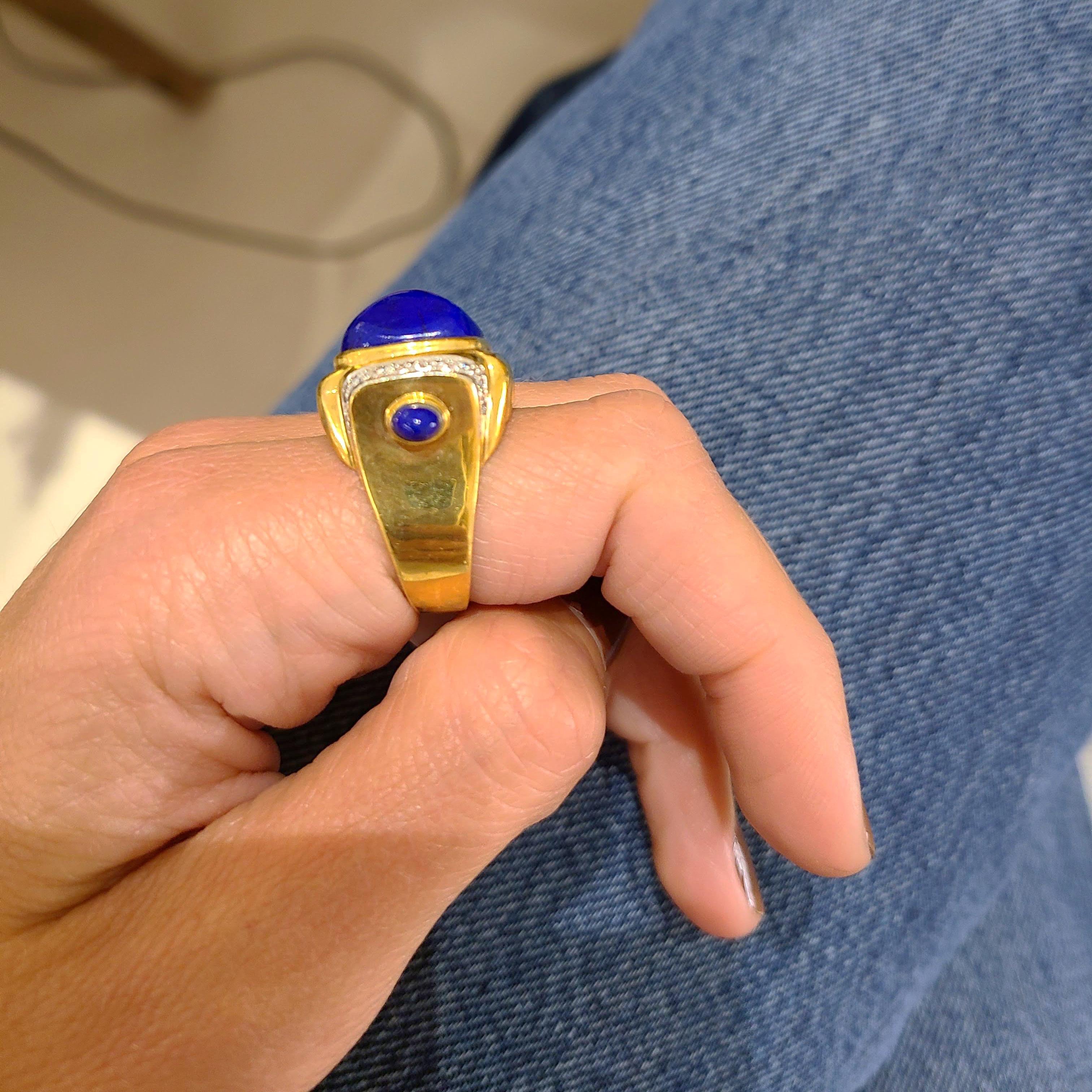 Sugarloaf Cabochon 18 Karat Yellow Gold Ring with Lapis Lazuli and Diamond Ring For Sale