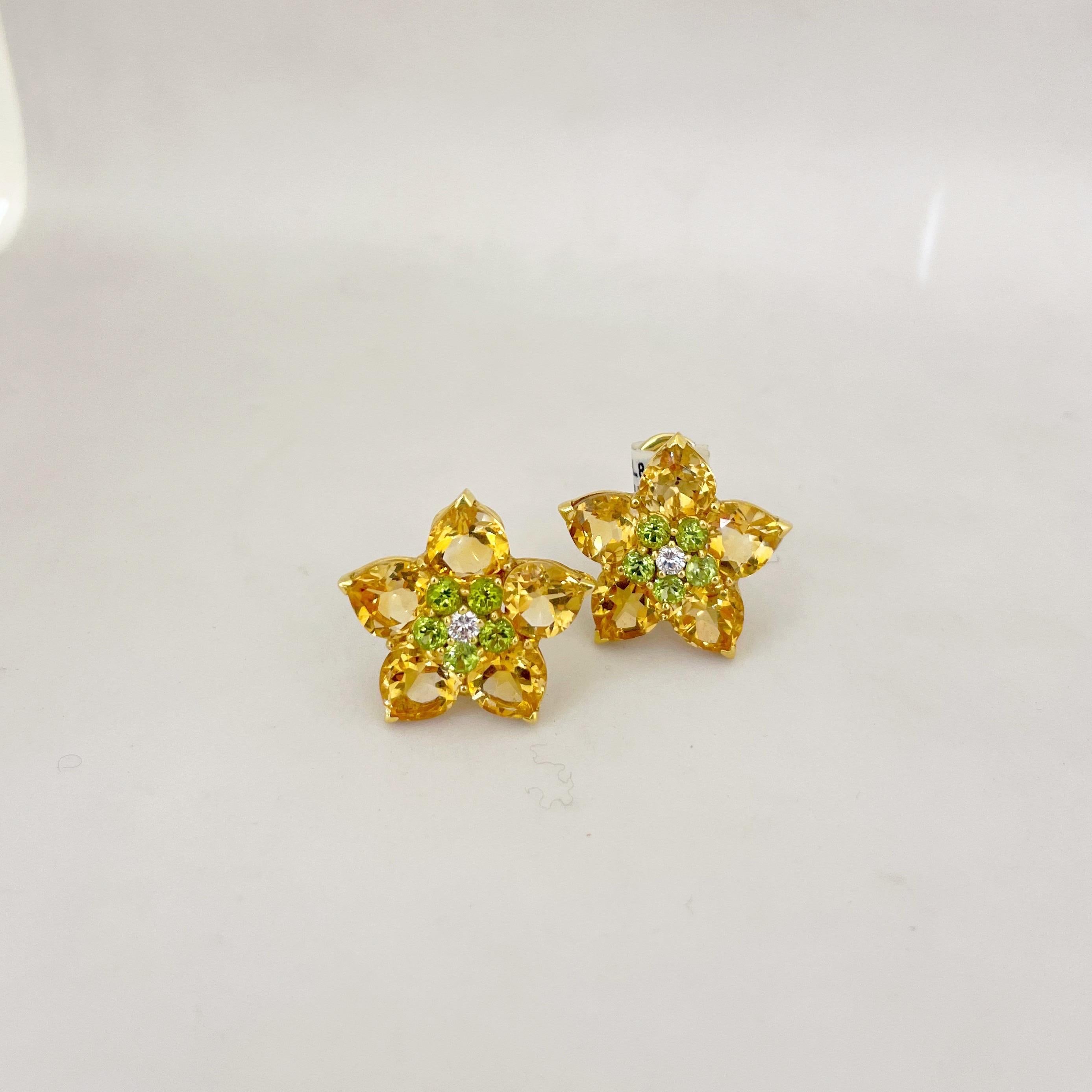 Pear Cut 18 Karat Yellow Gold Flower 18.00 Carat Citrine, Peridot and Diamond Earrings