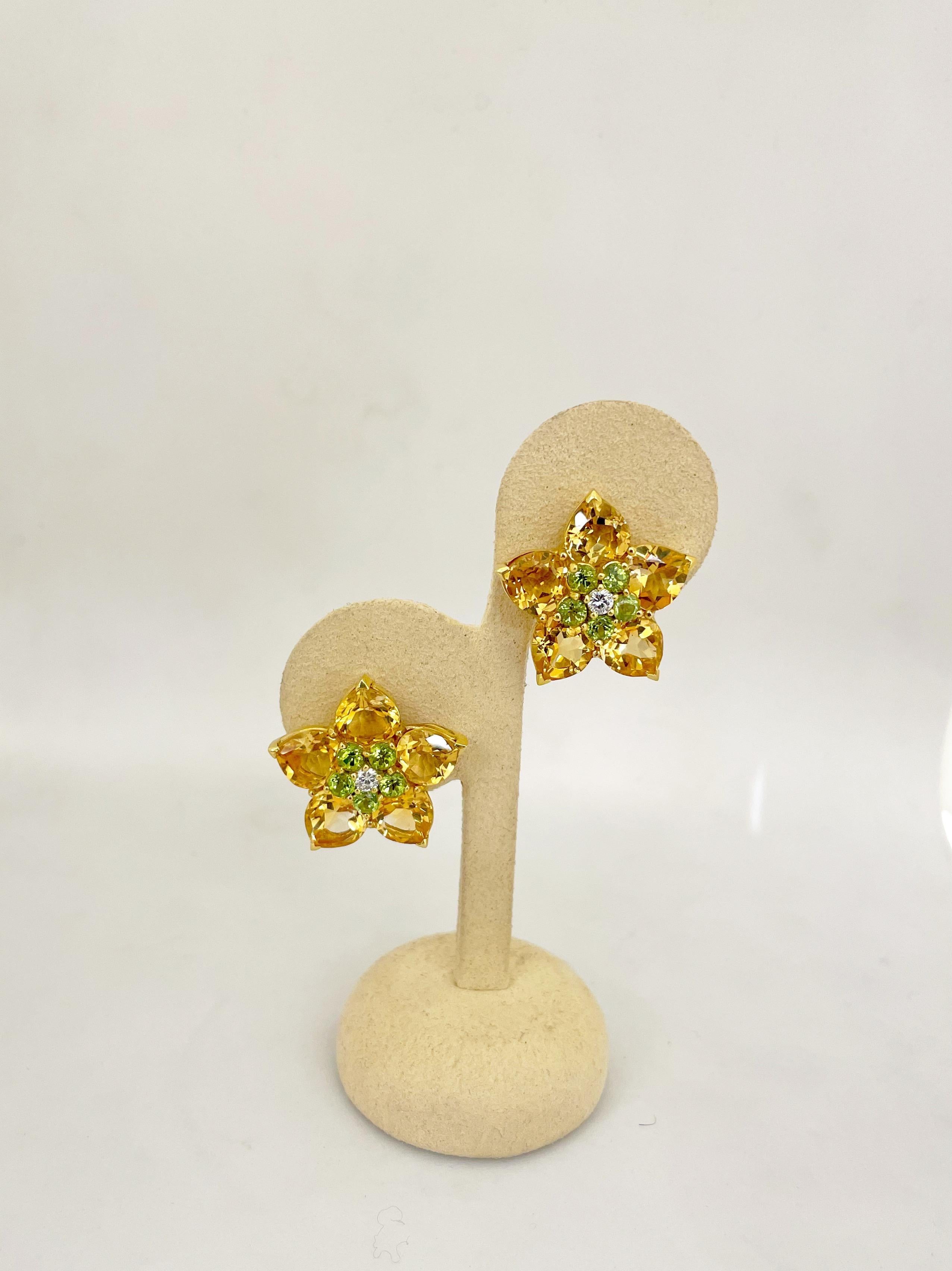 18 Karat Yellow Gold Flower 18.00 Carat Citrine, Peridot and Diamond Earrings 1