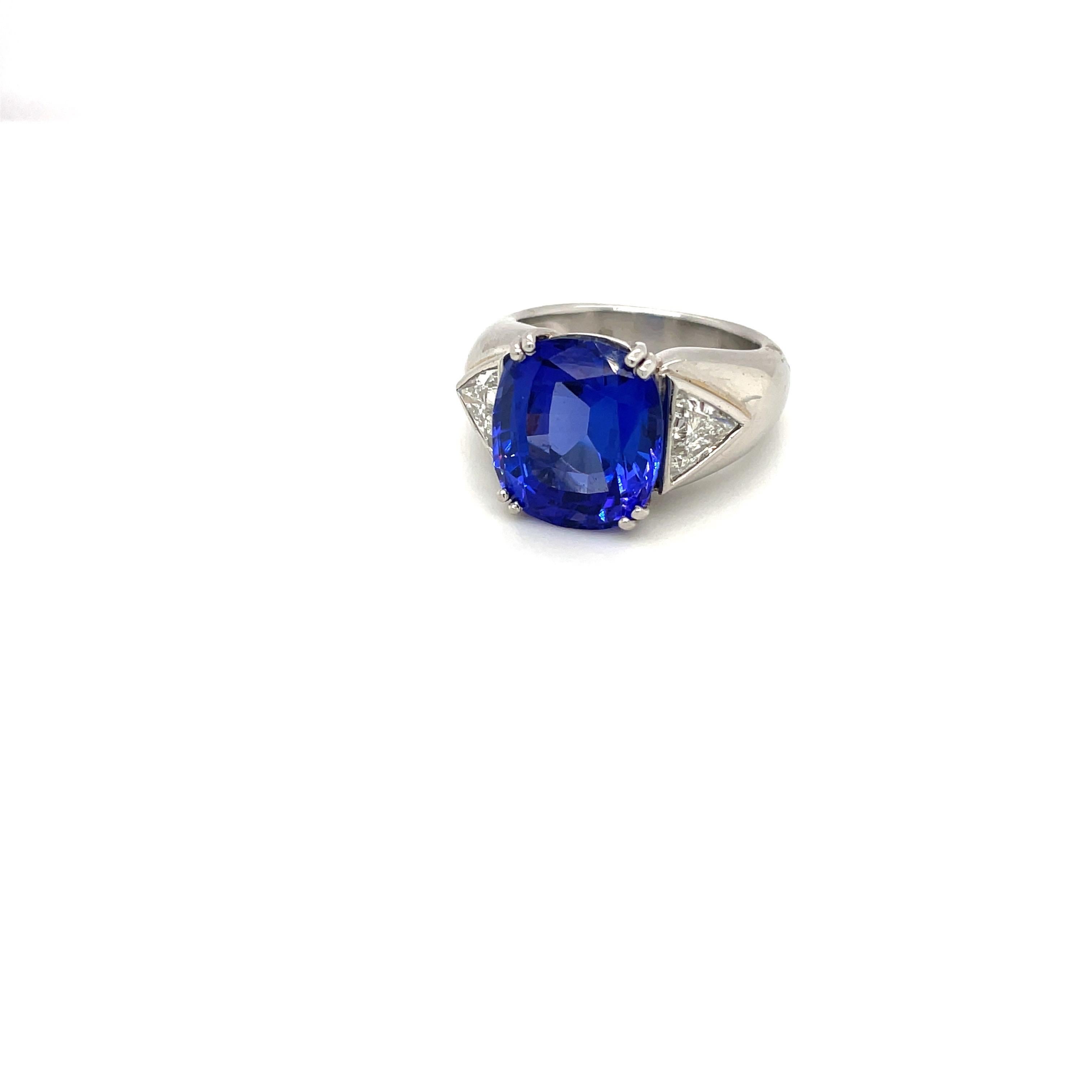 Cellini Jewelers 9.51C.T Tanzanite Ring with Diamond Side Stone Set in Platinum For Sale 1