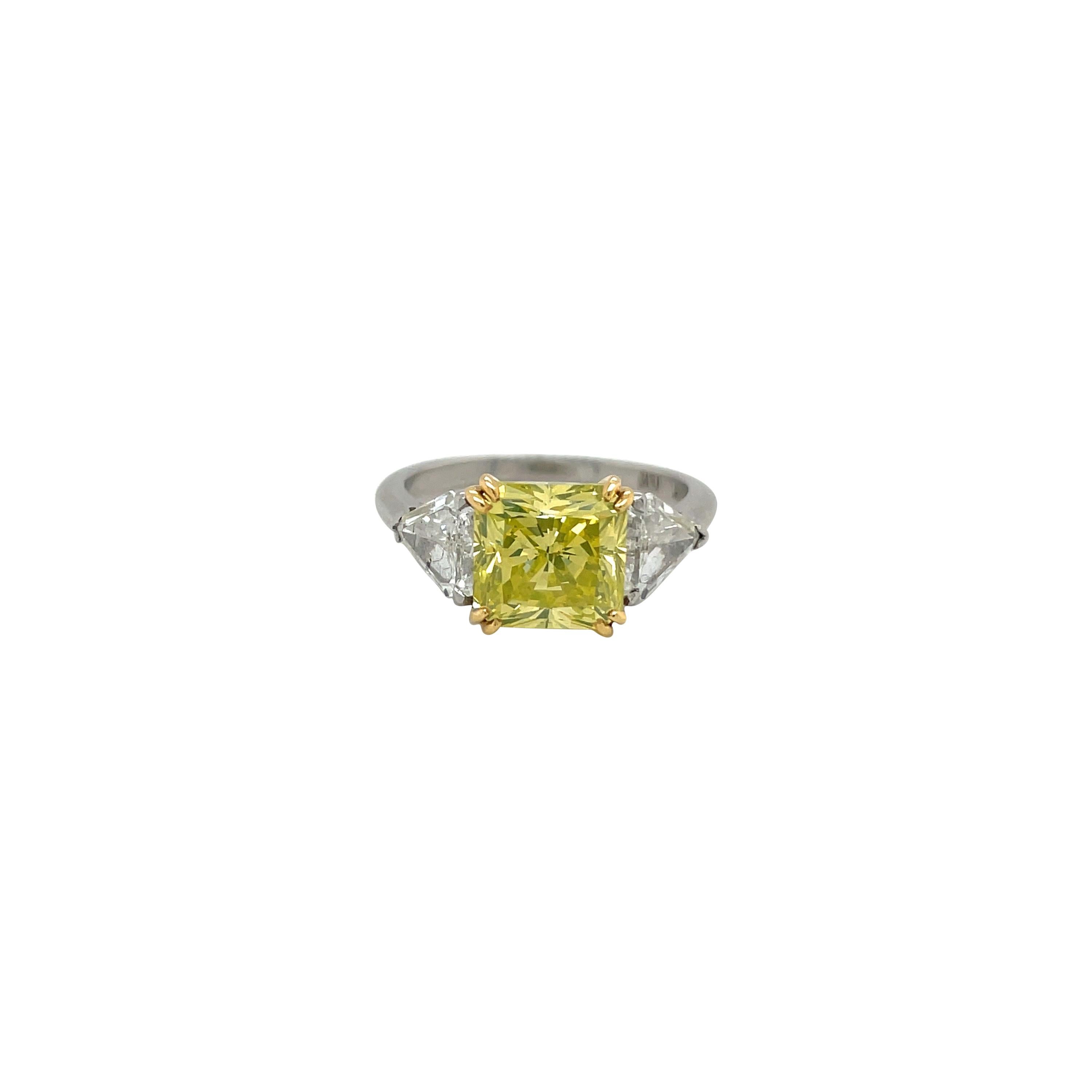 GIA Natural Fancy Intense 3.06Ct. Chartreuse Radiant Diamond For Sale