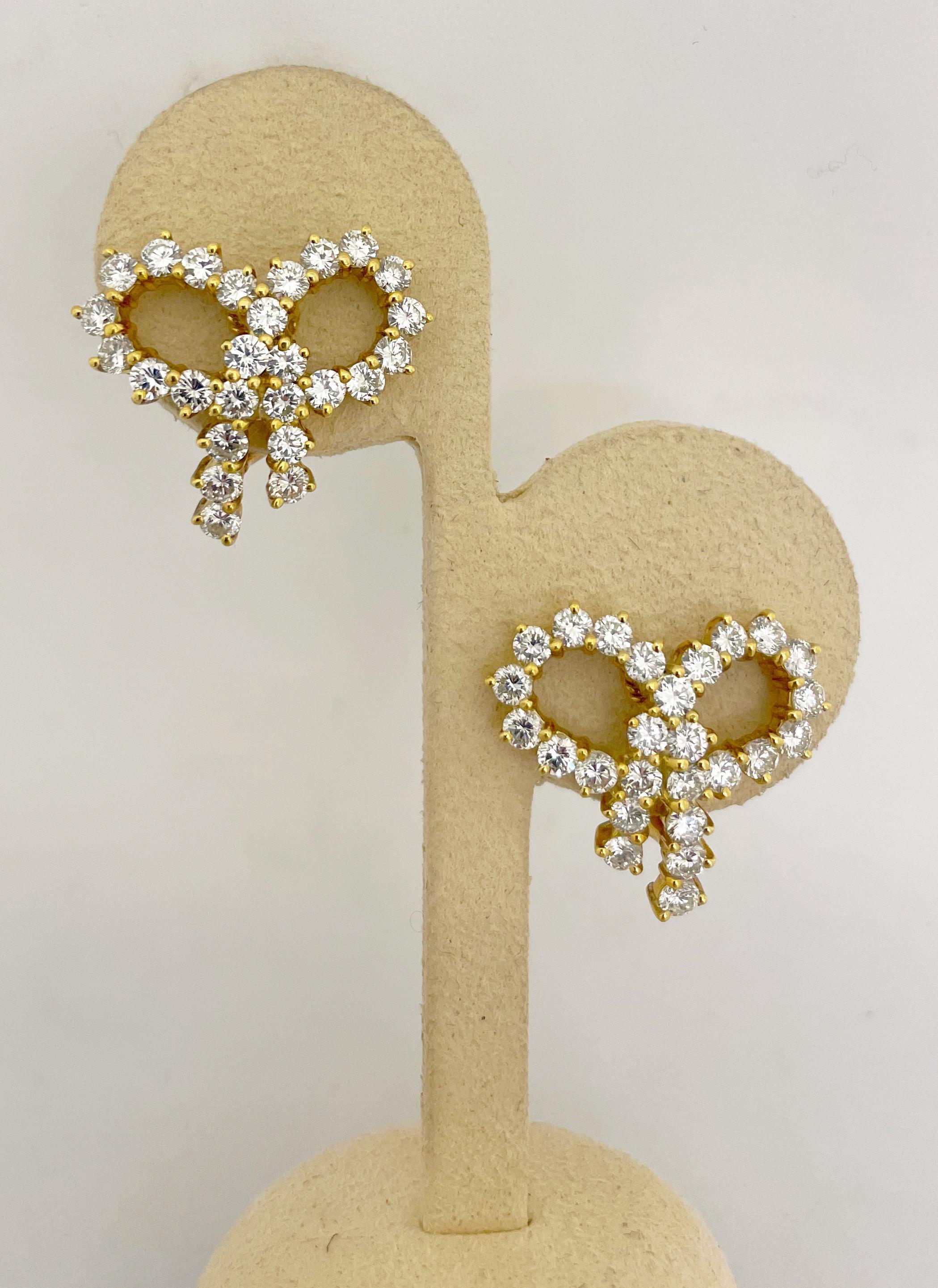 Retro Cellini Jewelers 18 Karat Yellow Gold 4.60 Carat Diamond Bow Earrings For Sale