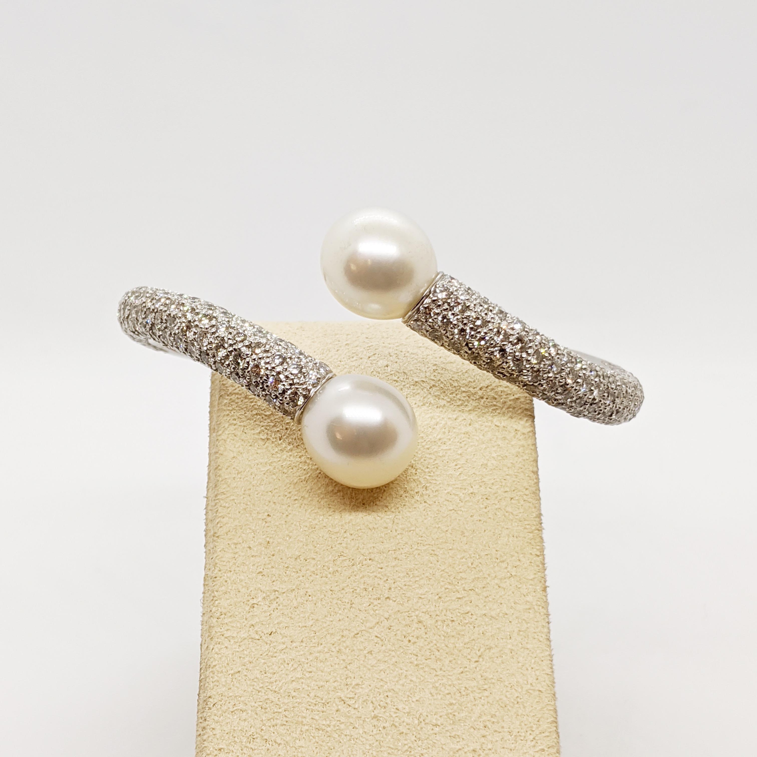 Cellini Jewelers Platinum, South Sea Pearl and 8.55 Carat Diamond Bracelet In New Condition For Sale In New York, NY