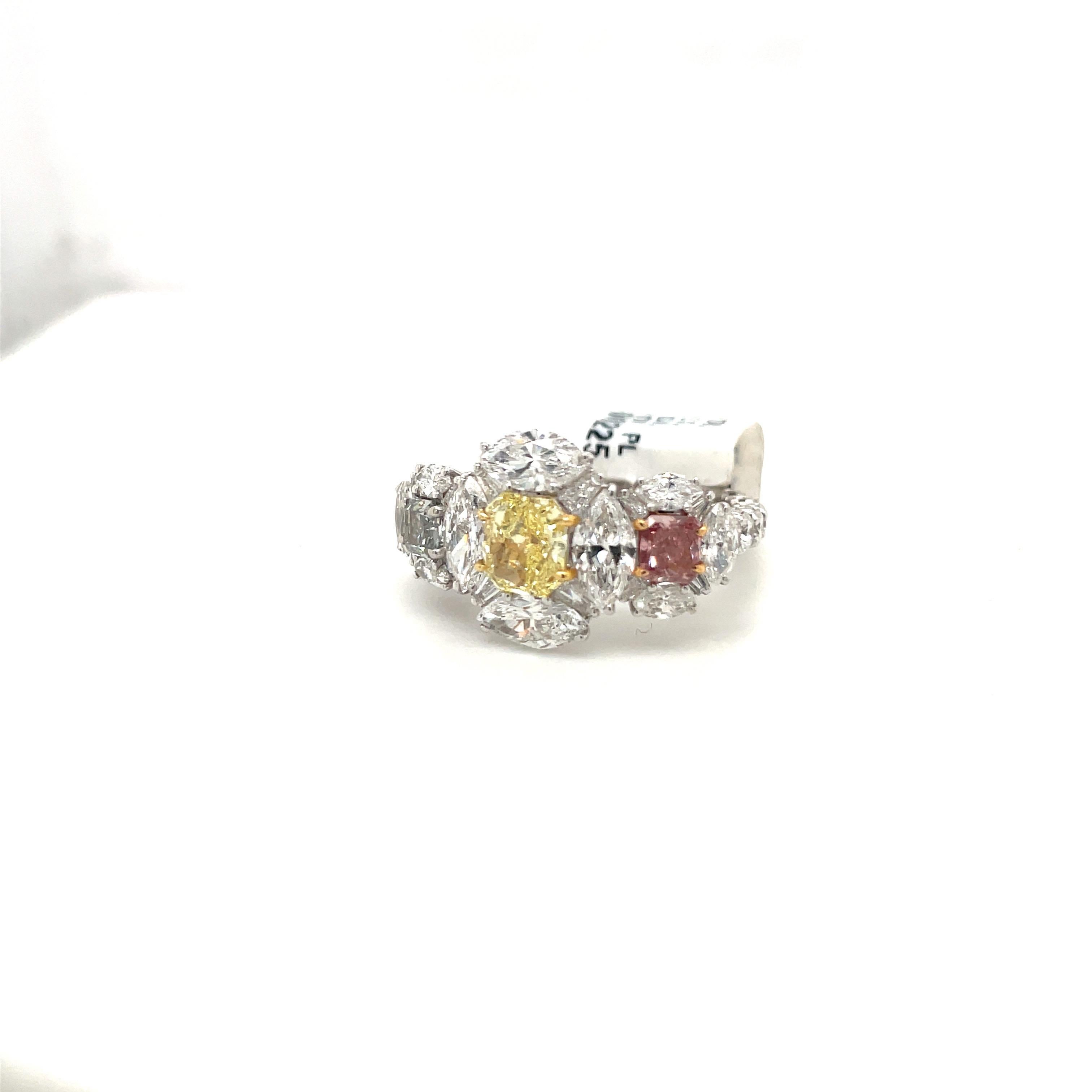Cellini Jewelers Anillo de Platino con Diamante Amarillo, Rosa y Azul Gris de Corte Fantasía Radiante Contemporáneo en venta