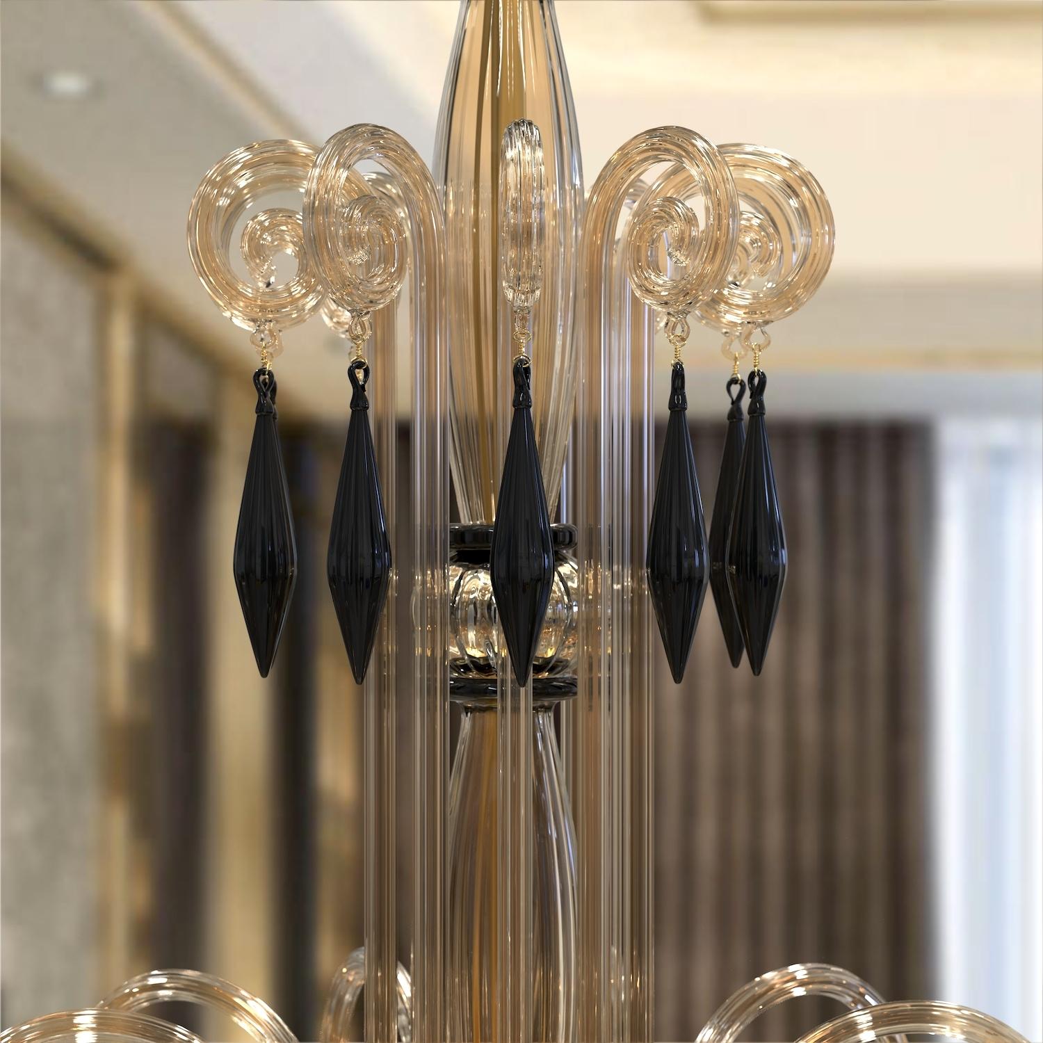 Moderner ovaler Kronleuchter mit 16 Lichtern.
Repräsentative Details und raffinierte Eleganz in einem ovalen Kronleuchter.

Diese Lichtkreation wird von Glasmachermeistern nach alten, geheimen Traditionen, die seit Jahrhunderten von Vater zu Sohn