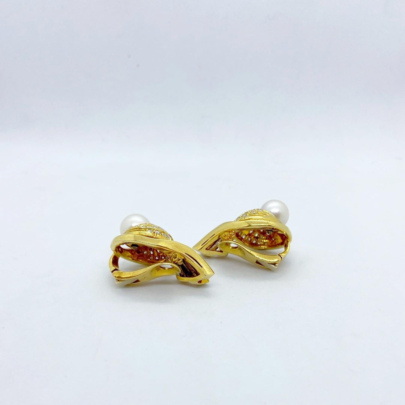 Cellini NYC 18 Karat Gold, Swirl Earrings with 4.06 Carat Diamonds and Pearls For Sale 1