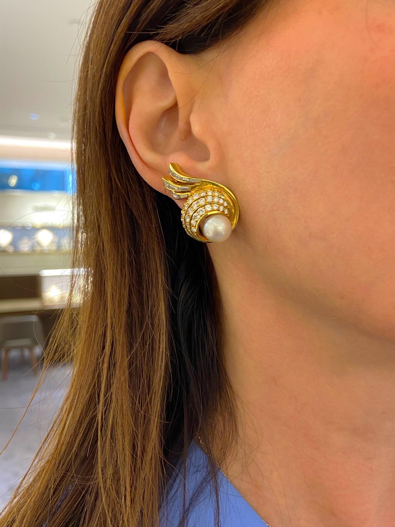 Cellini NYC 18 Karat Gold, Swirl Earrings with 4.06 Carat Diamonds and Pearls For Sale 2