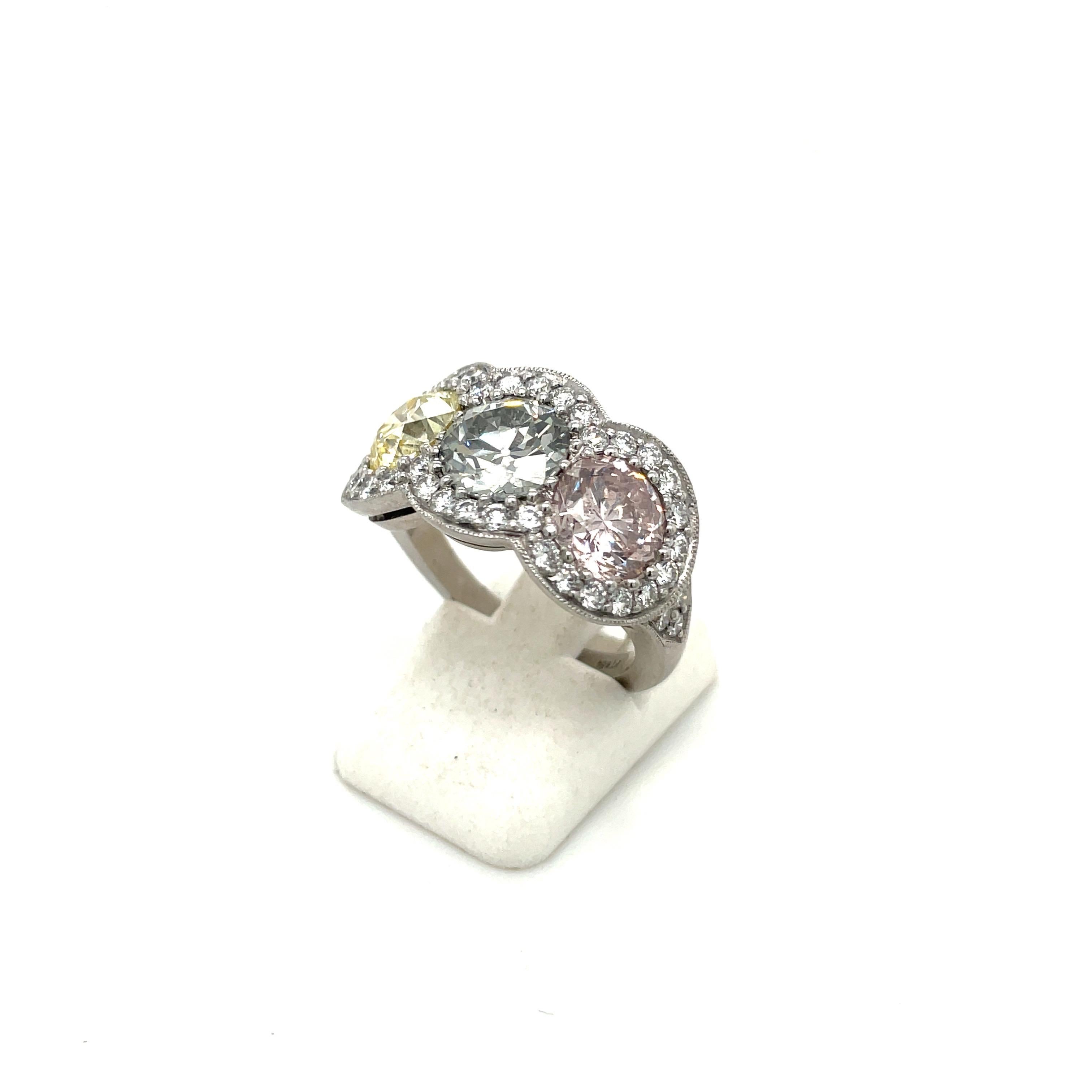 Cellini Plat Fancy Colored 1.43Ct Pink 1.34Ct Yellow 1.53Ct Grey Diamond Ring For Sale 2