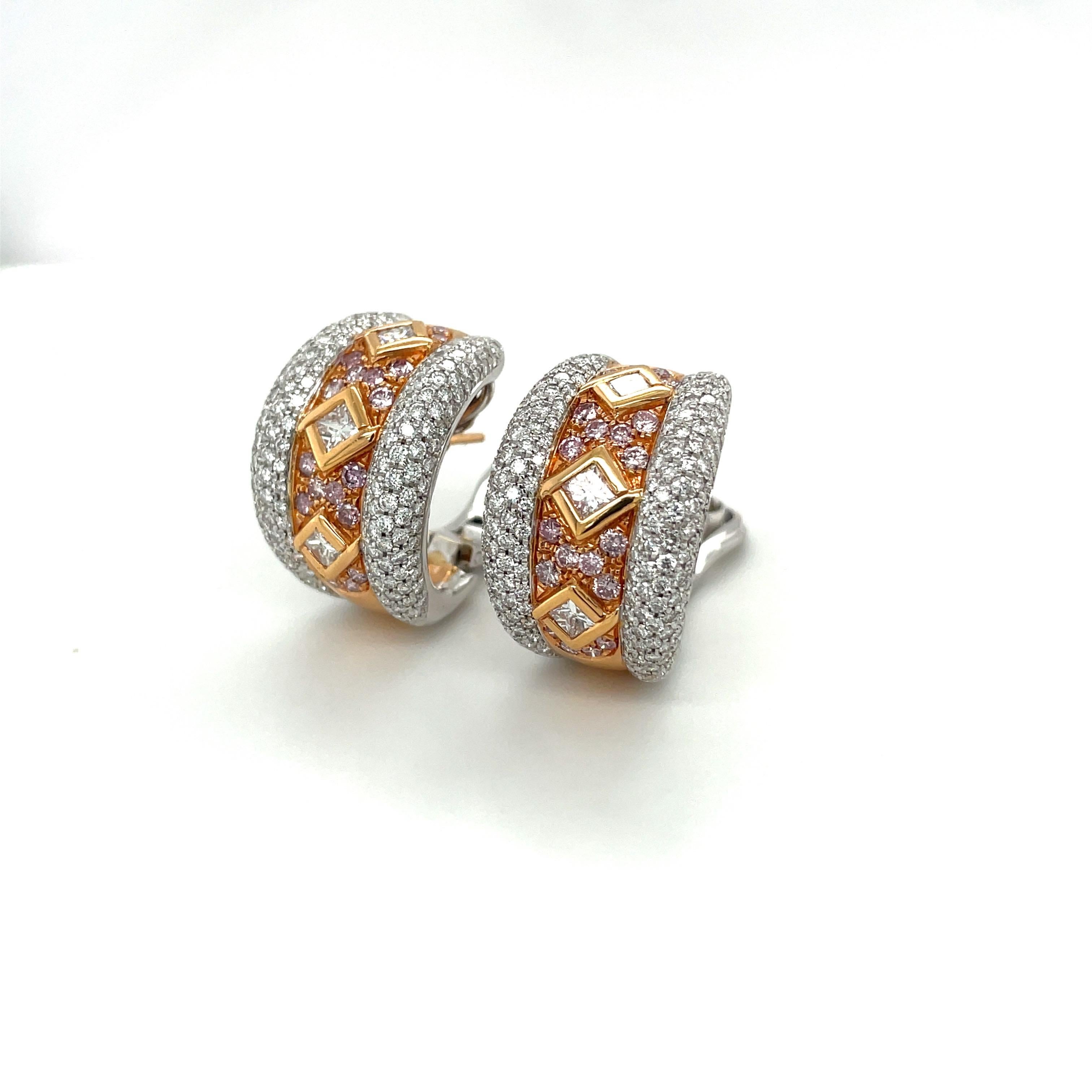 Cellini Princess Cut Diamond Hoop Earrings with Pink Diamonds in 18kt Gold In New Condition For Sale In New York, NY