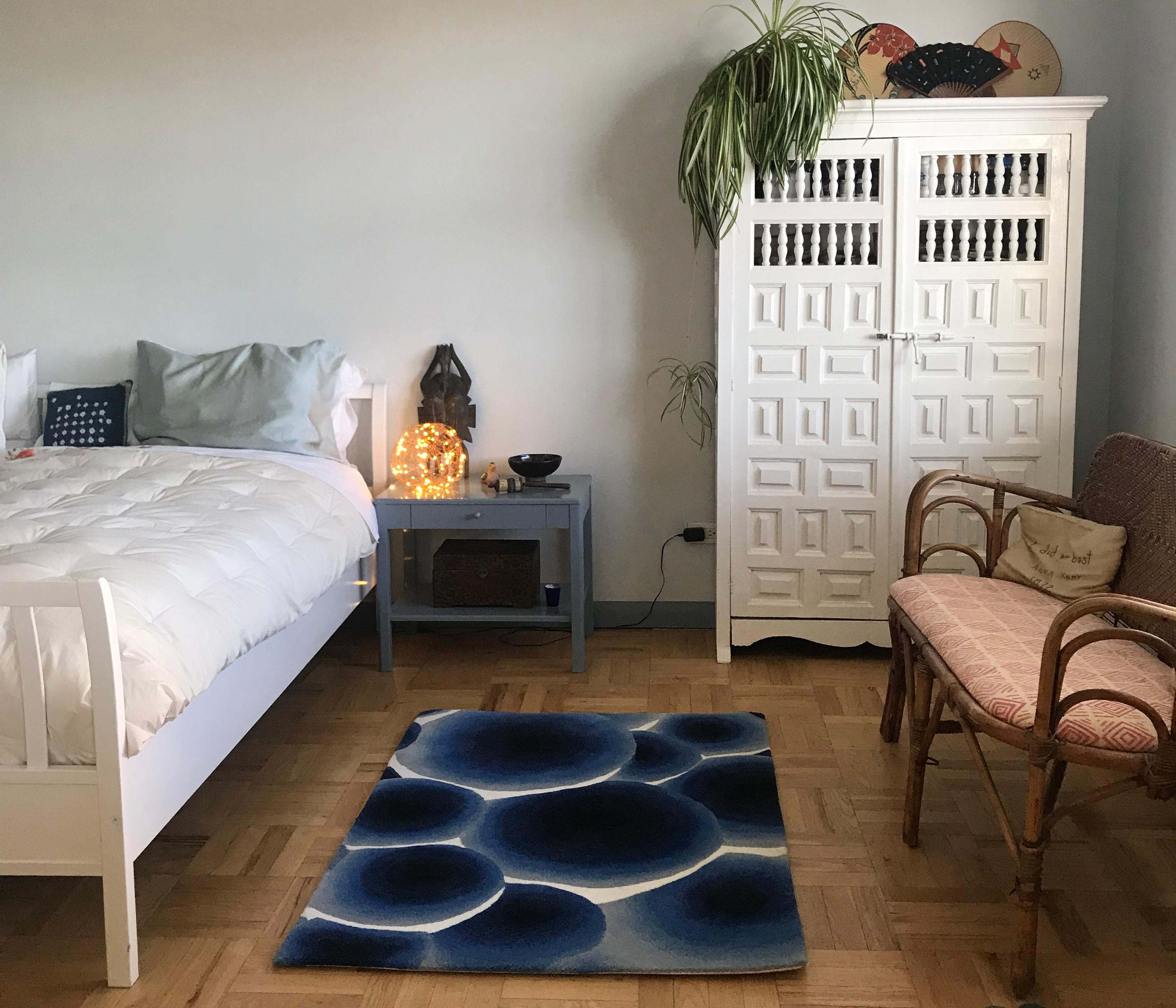 Cells Handmade Wool Blue and White Rectangle Rug by Marre Moerel for Groundplans In New Condition For Sale In New York, NY