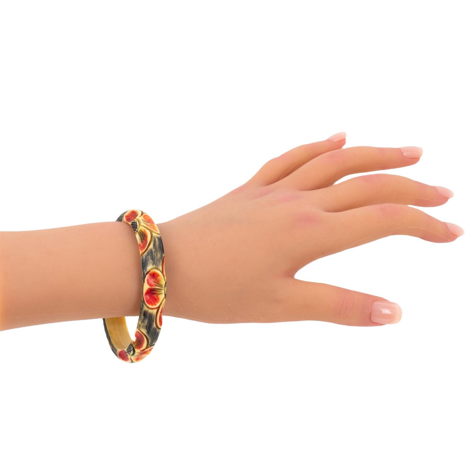 Celluloid-Armband Armreif mit geschnitzten Gänseblümchen im Angebot 2