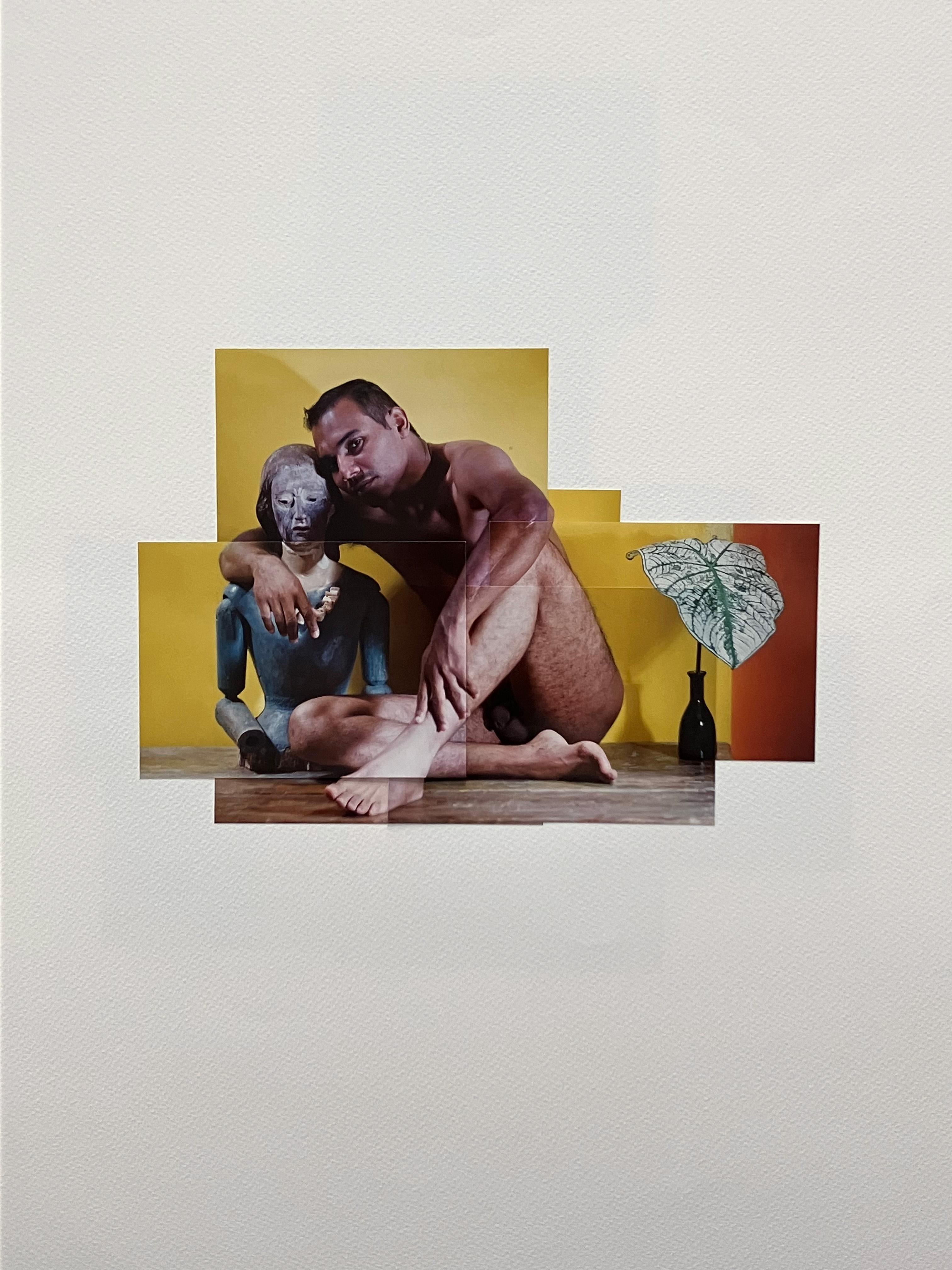 Guerreros Giovanni. Tiré de la série Buscando Mamá. Collage de photos - Contemporain Photograph par Celso José Castro Daza