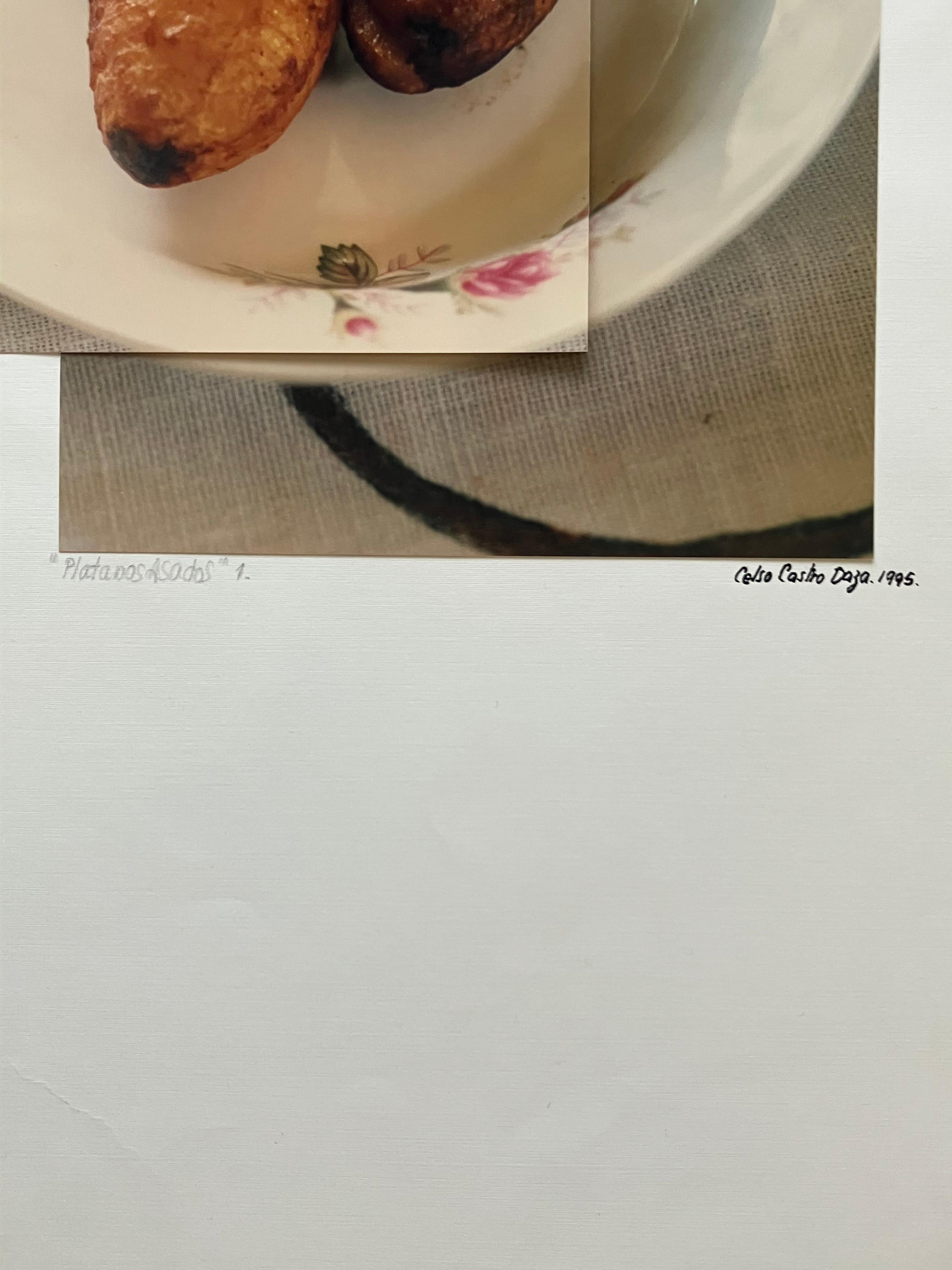 Platanos Asados 1. Aus der Serie Frutas. Stillleben Fotocollage (Grau), Still-Life Photograph, von Celso José Castro Daza