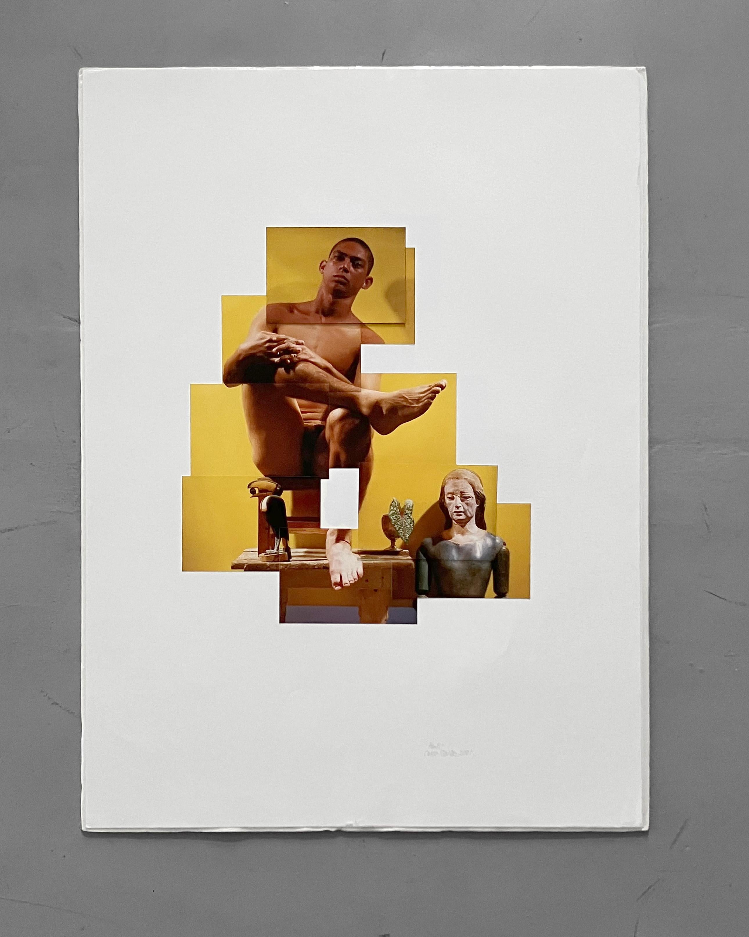 Roli. Tiré de la série The Buscando Mamá. Collage de photos - Beige Nude Photograph par Celso José Castro Daza