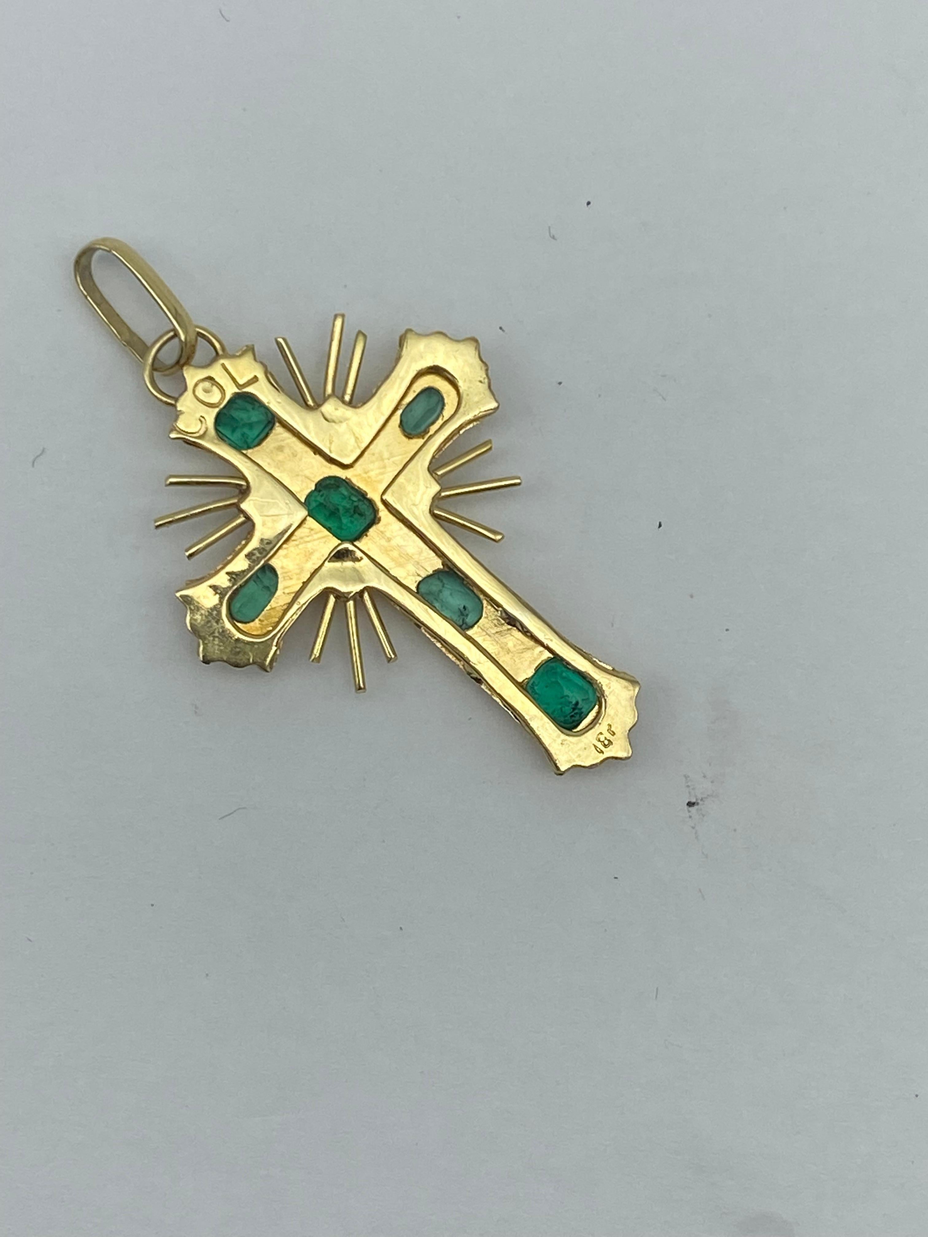 Greek Revival Celtic 1.50 Carat Emerald Cross 18 Karat Yellow Gold
