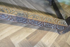 Tavolo Occasionale Celtic intagliato in Oak