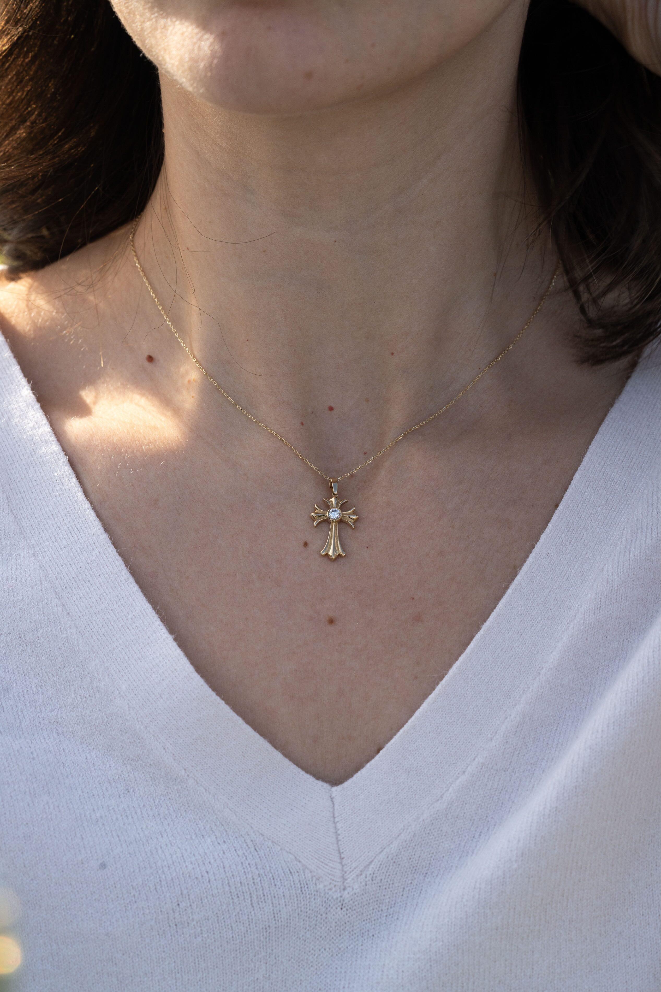 Collier croix celtique Neuf - En vente à Fatih, 34