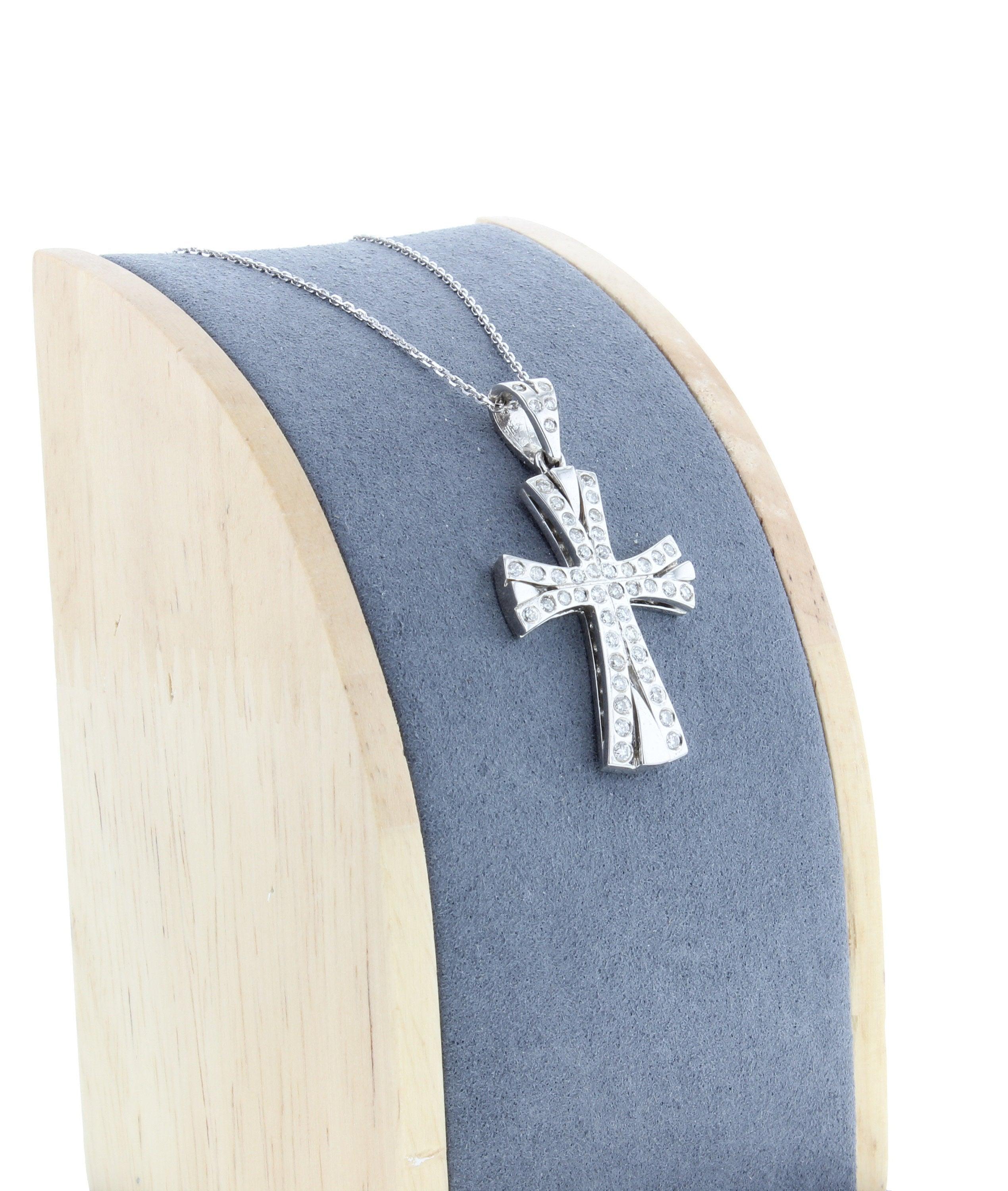 Keltisches irisches Diamant-Kreuz-Anhänger .84cttw 14k Weißgold im Zustand „Neu“ im Angebot in Sugar Land, TX