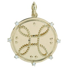 Celtic Shield Knot Anhänger mit Diamanten in 14k Gelbgold gemacht