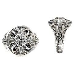 Bague chevalière à écusson celtique avec Triskelion, en argent sterling